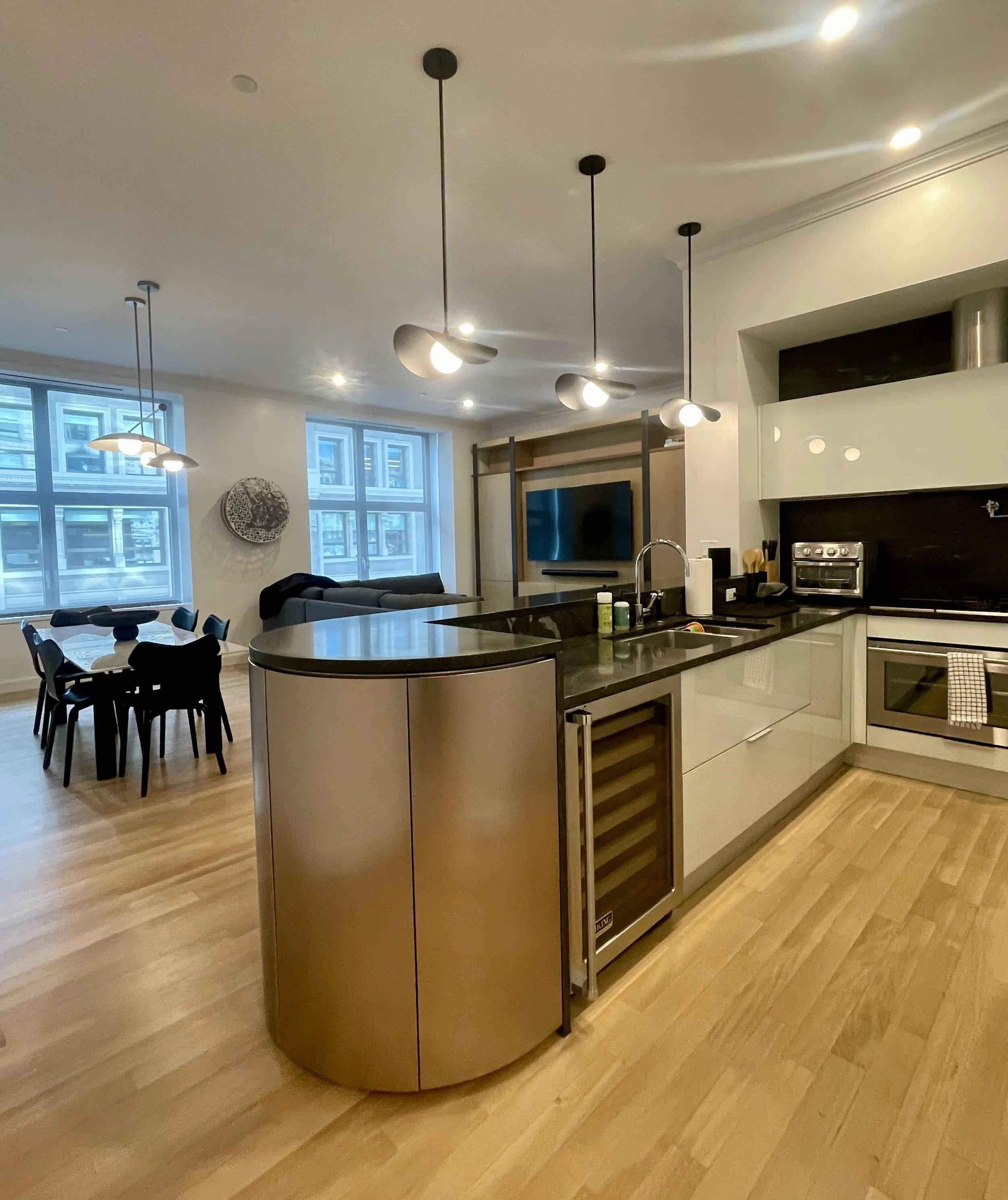 38-kitchen-curved-island-nyc.jpg
