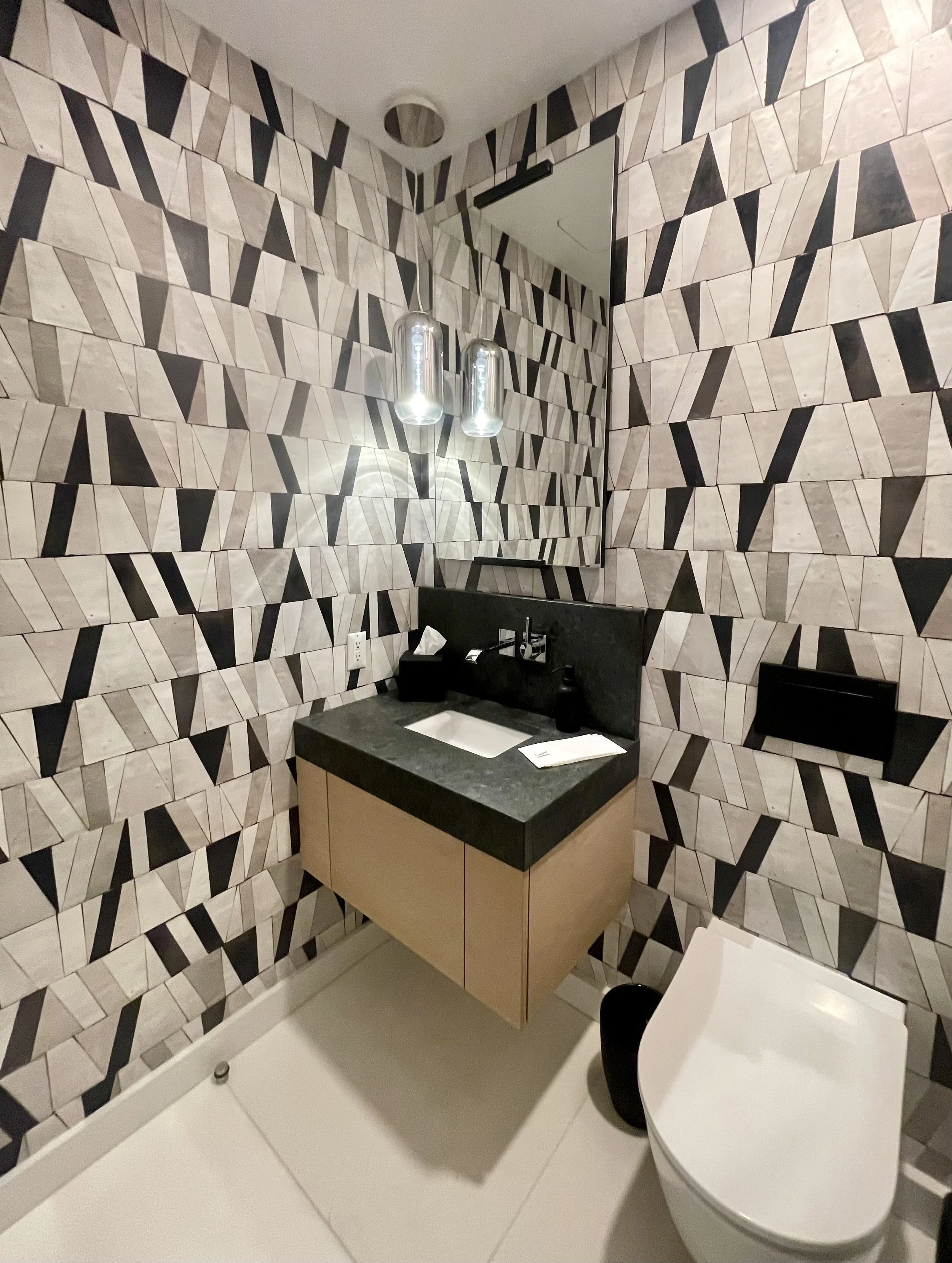 28-powder-room-geometric-tile-nyc.jpg