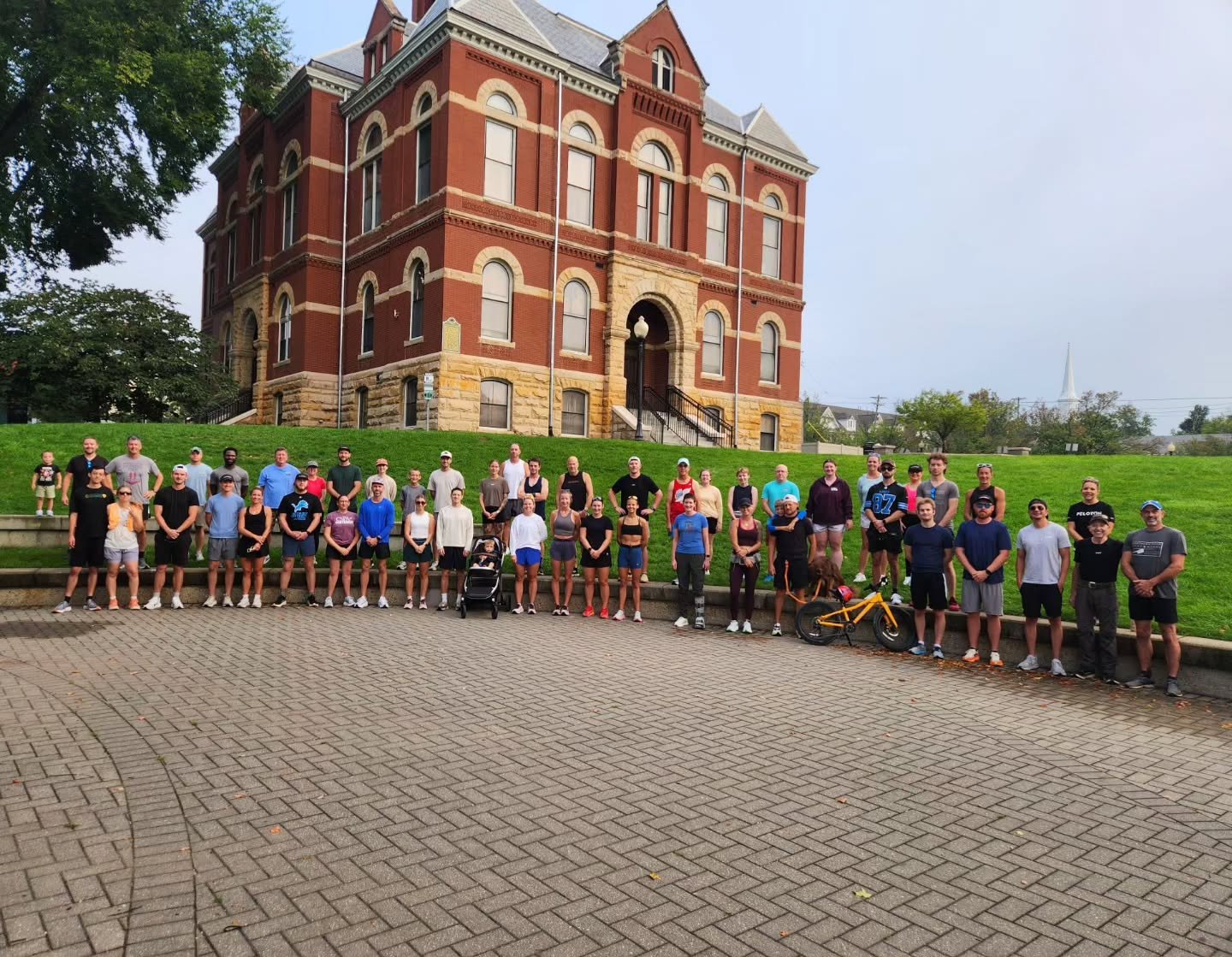 Sunday Runday! 🏃&zwj;♀️☕️🍎

Miles, coffee, and the farmers market &mdash; hard to beat. Summer may be winding down, but HRC runs all year long!

The farmers market is only here through October though, so come run with us on Sundays and enjoy the ma