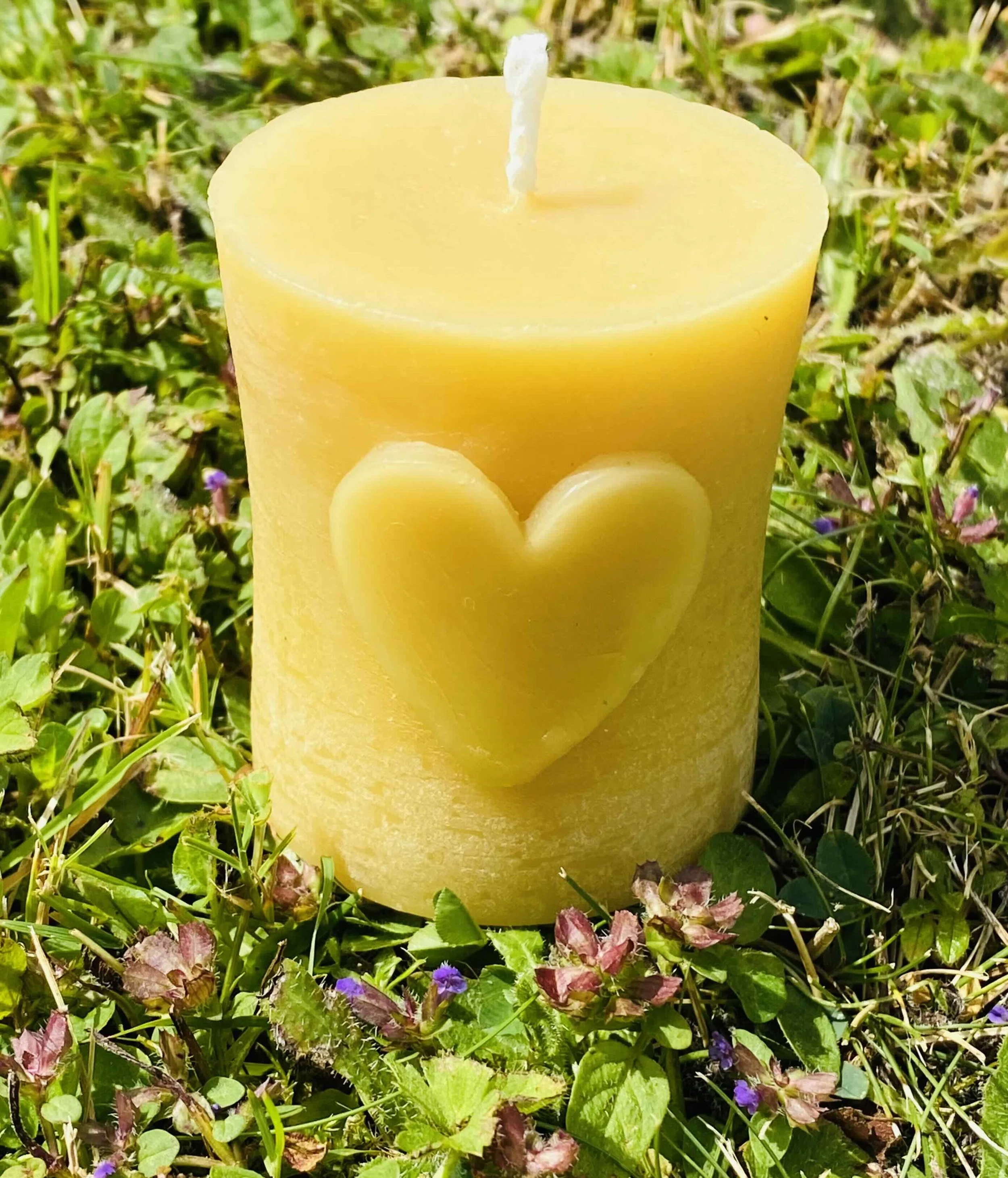 pure-beeswax-heart-candle2-web.jpg