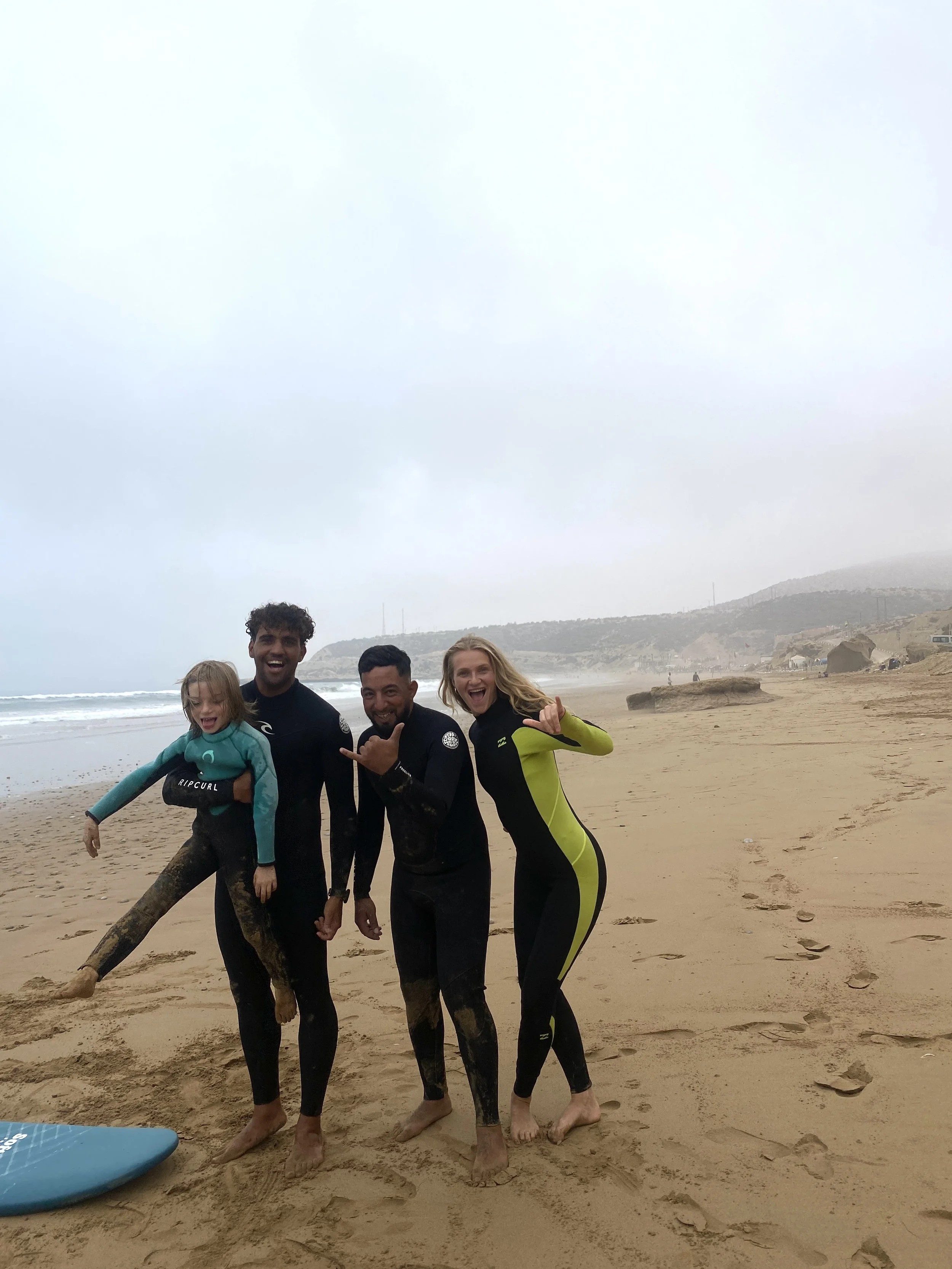 surf-lesson-group-girls.jpg