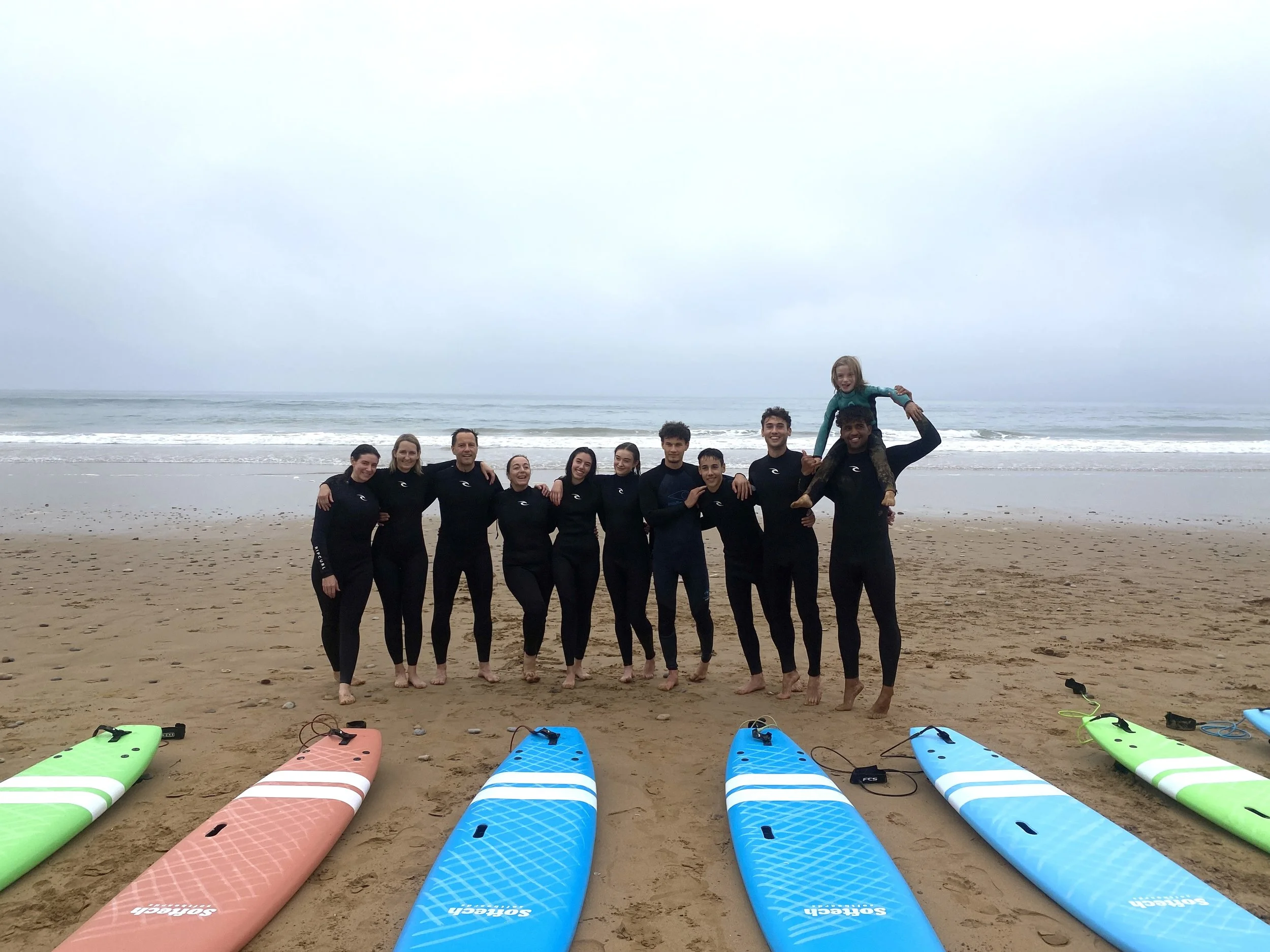 surf-mirleft-group-lesson.jpg