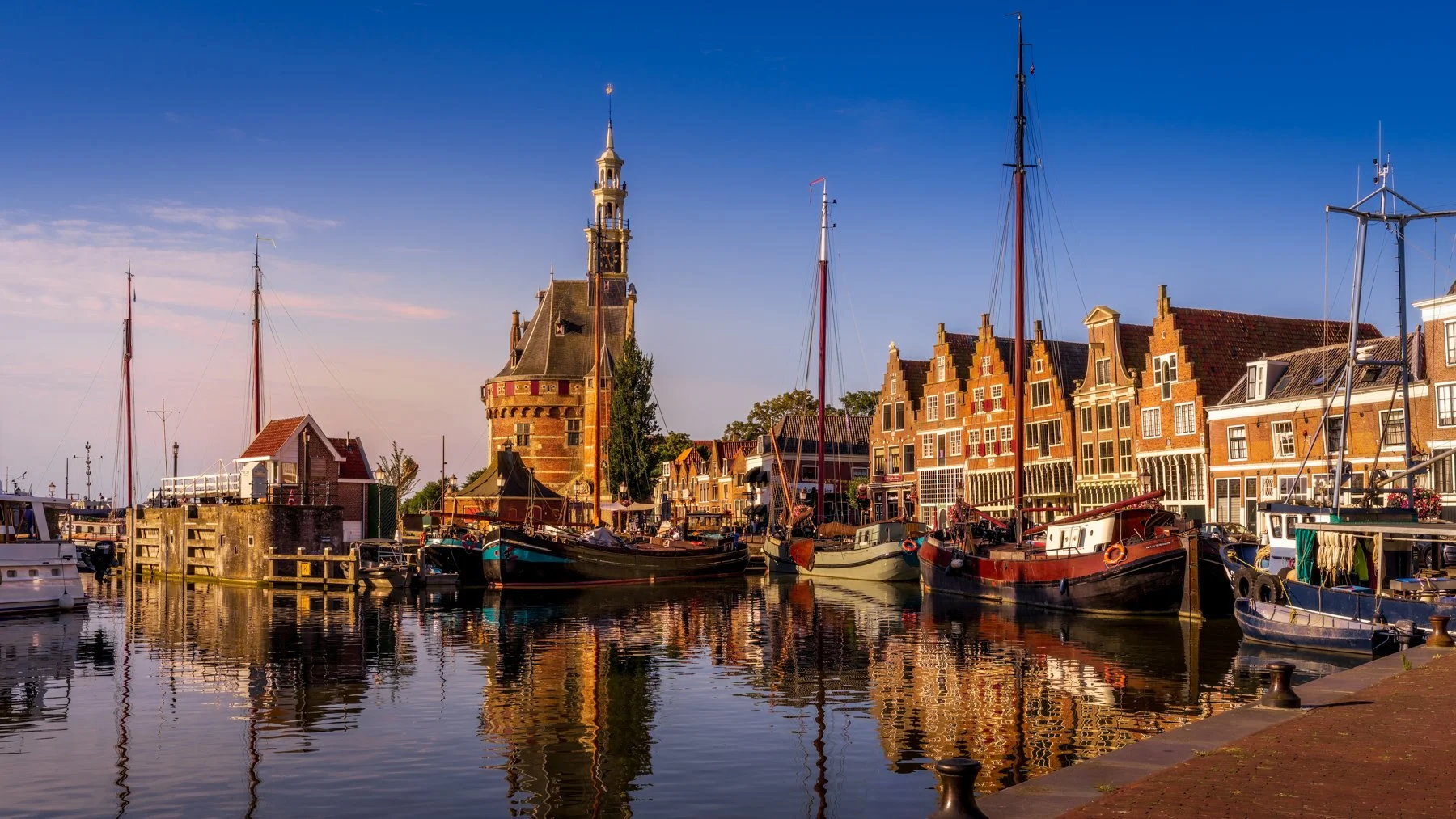 Hoorn Hoofdtoren Sunrise Dock.jpg