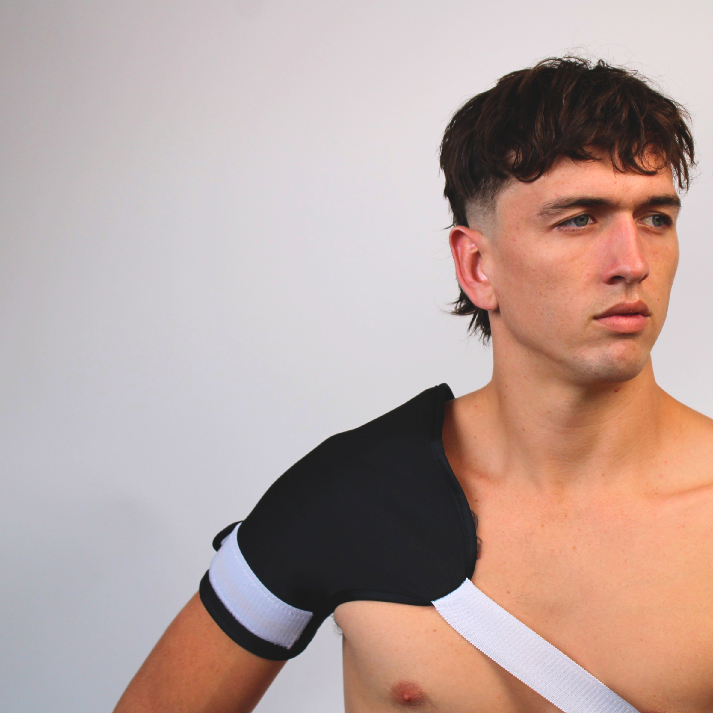 male_model_castor_oil_shoulder_wrap.png