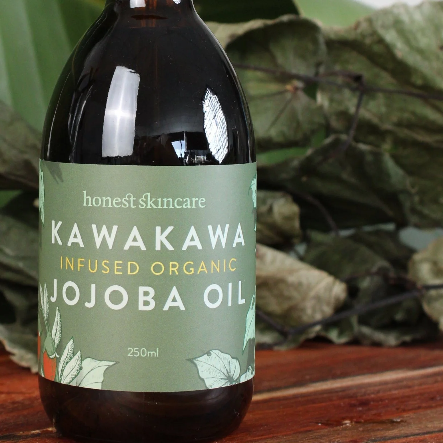 Kawakawa_infused_Jojoba_Oil_250ml_with_dropper_03.jpg