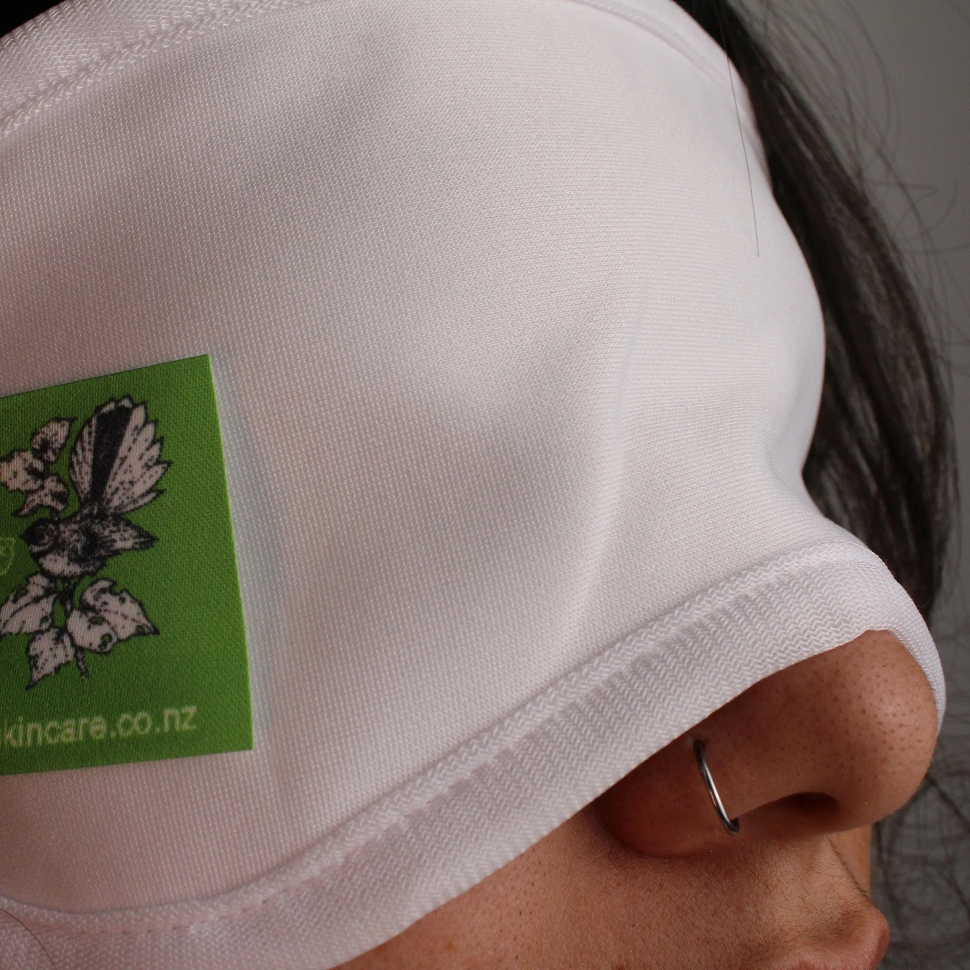 close_up_honest_skincare_organic_eye_wrap_organic_cotton.jpg