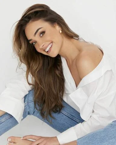 Monique Riley Miss Universe Australia 2022