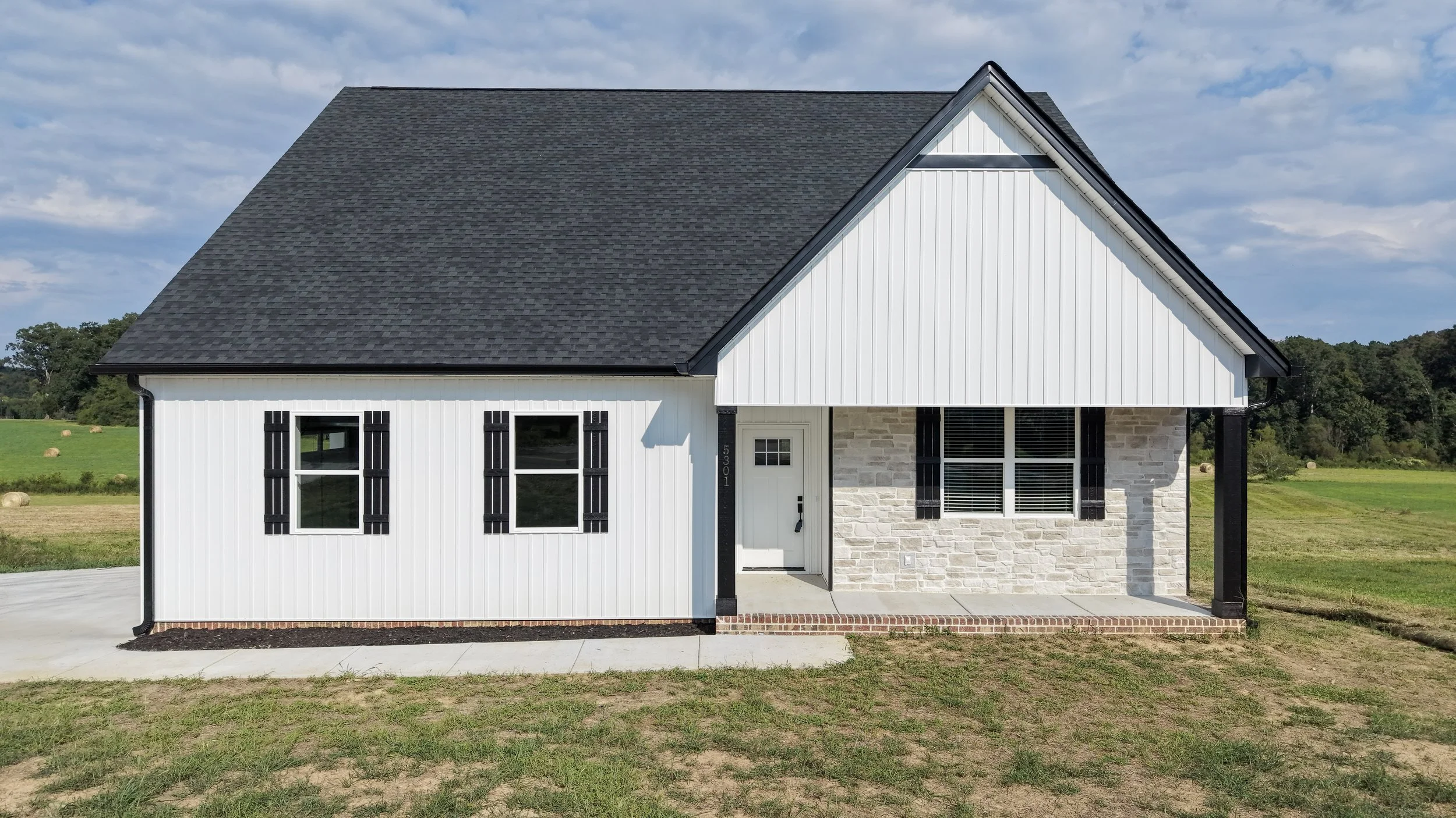 5301_Trewhitt_03_Front_Elevation_Daylight.jpg