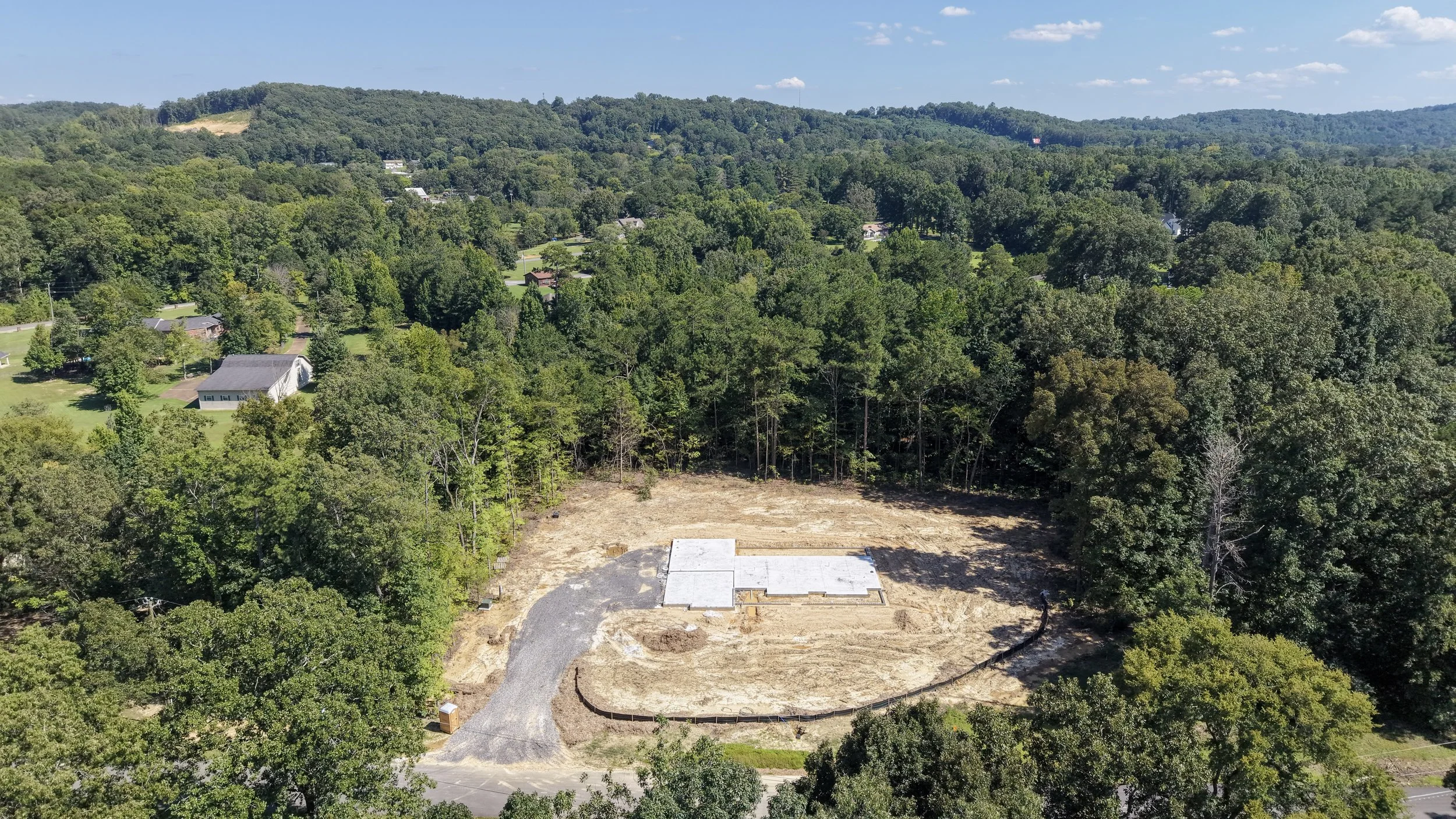 2026-08-25_600-Townsend-Dr_Slab_04_V02-Wide-Oblique.jpg