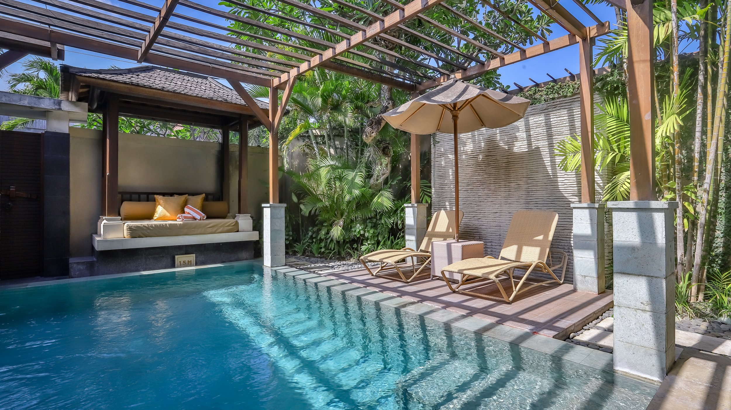 When Does Your Pool Surface Need Refinishing?