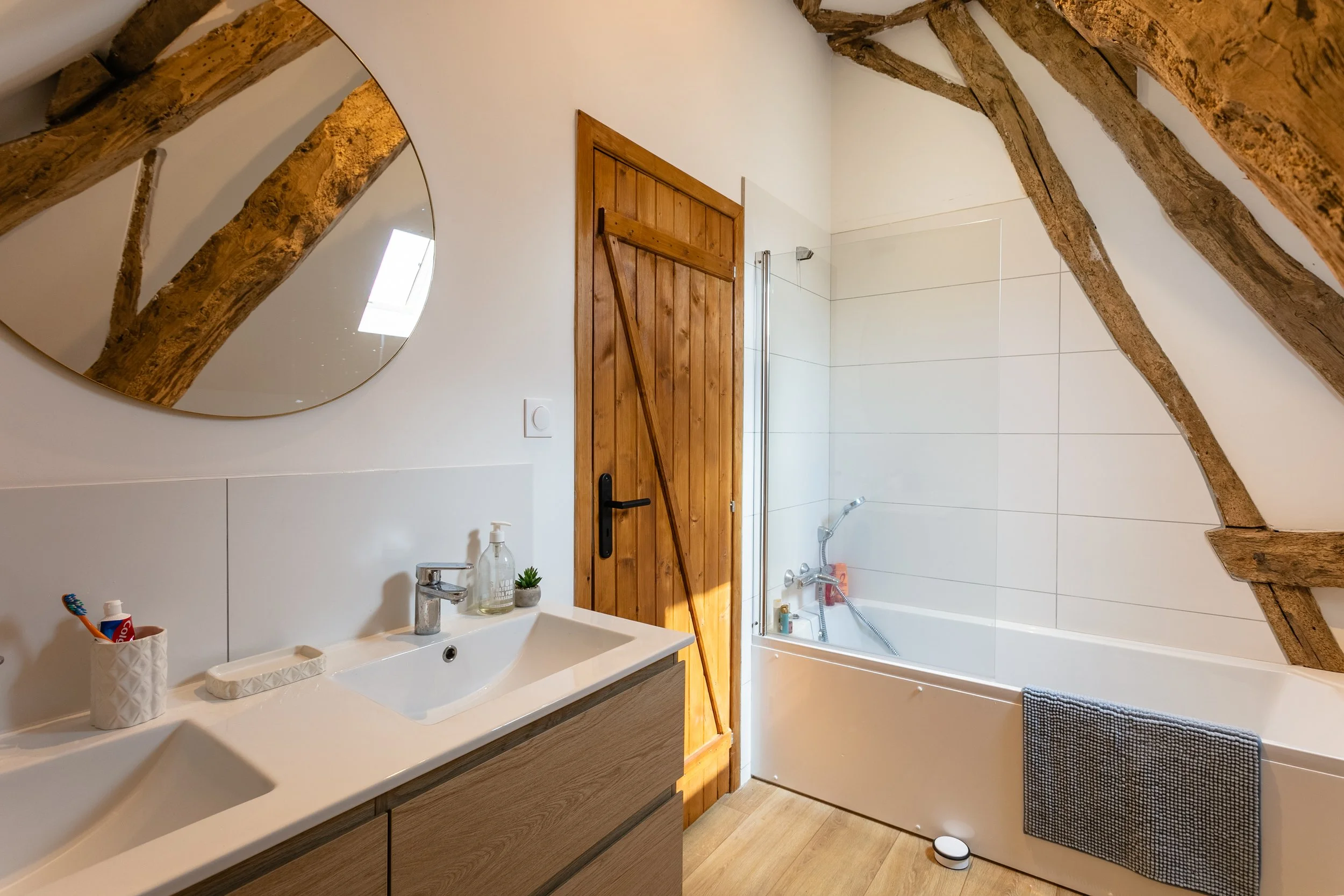 Bathroom bedroom 5