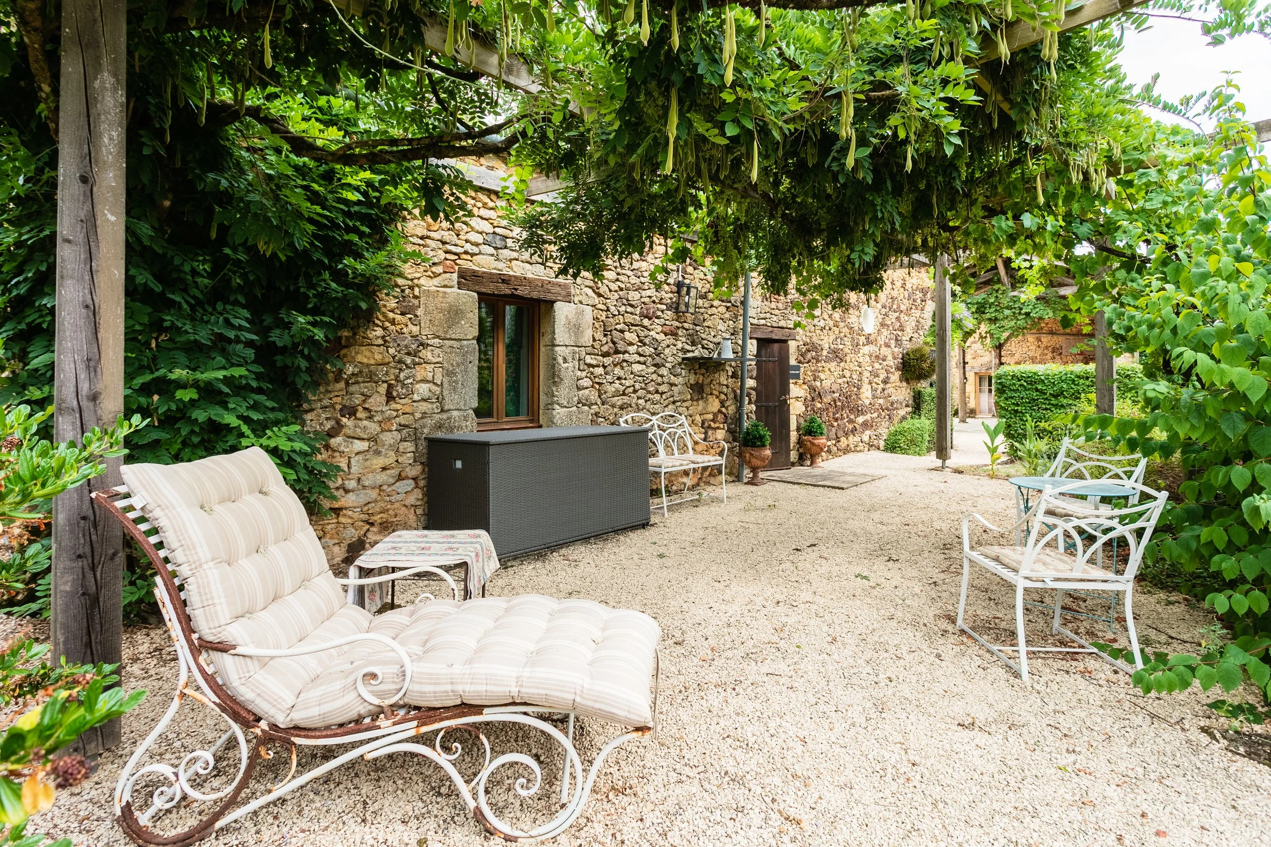 Courtyard seating