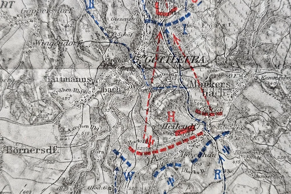 Gefechtskarte Gottleuba &amp; Hellendorf: Militärische Lageskizze der Truppenbewegungen und Frontlinien im Osterzgebirge.