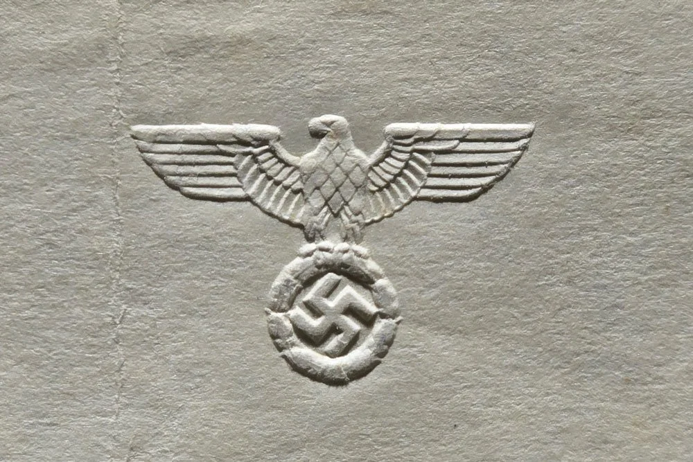 denunziert-und-ermordet_reichsadler-praegestempel.jpg
