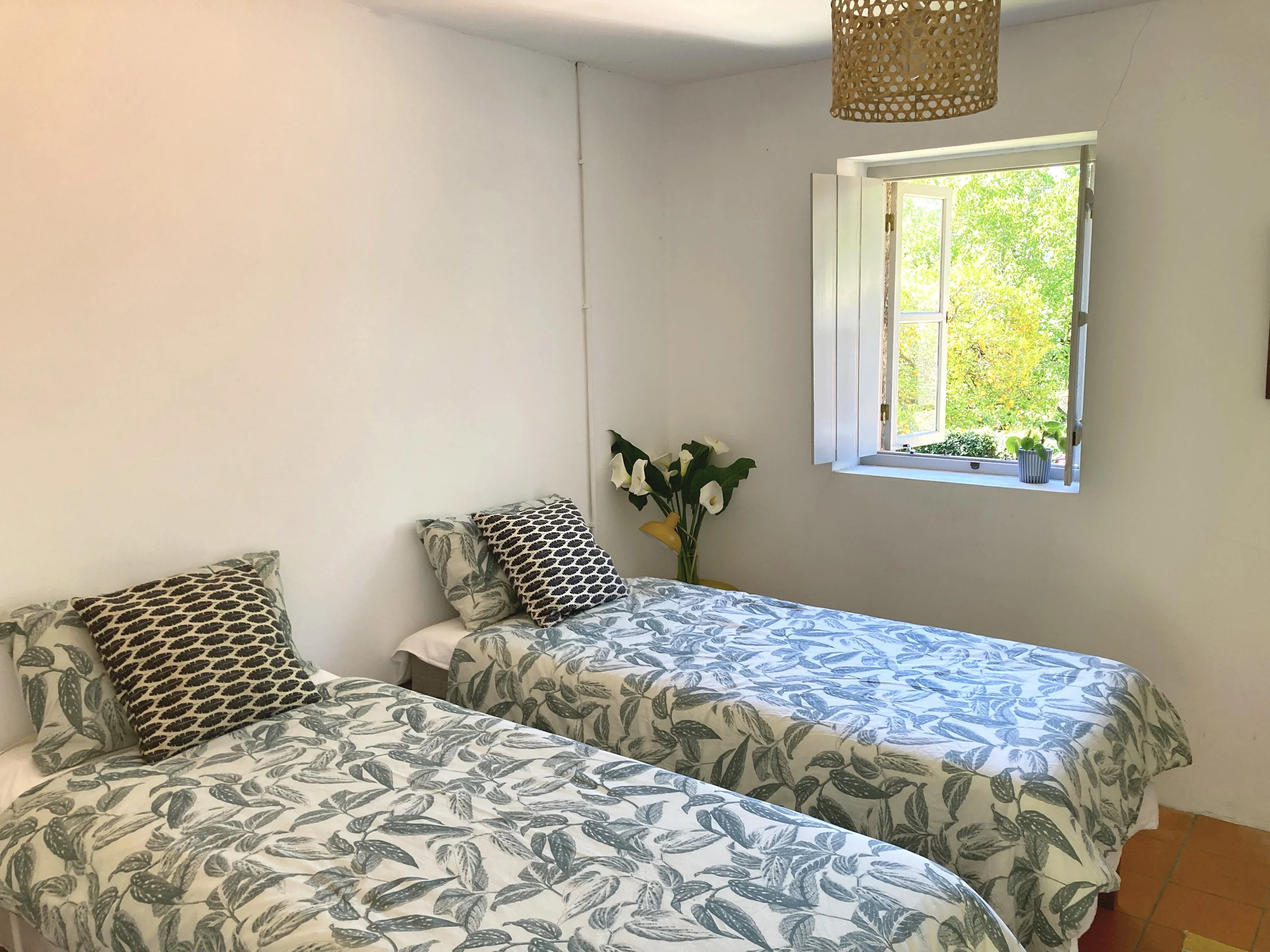Lakeside Room 3