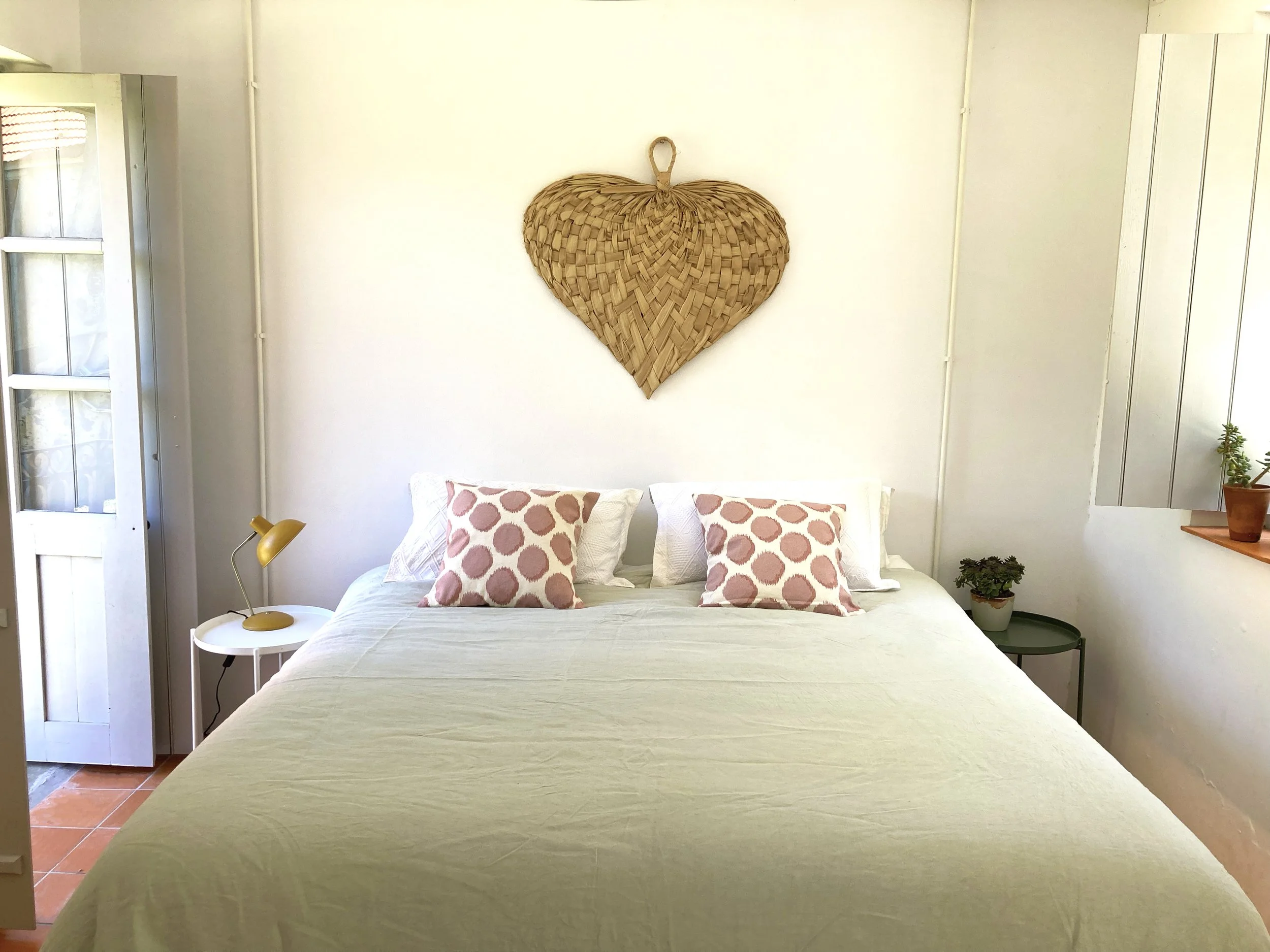 Lakeside Room 2