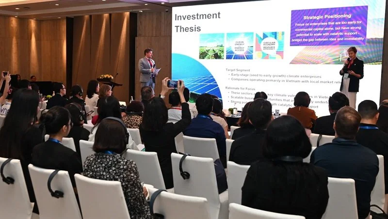 a conference photo to invite people to register to Green Finance Summit of Vietnam Climate Week 2026