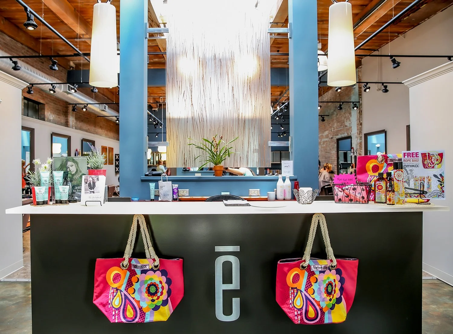 002_Front Desk.jpg