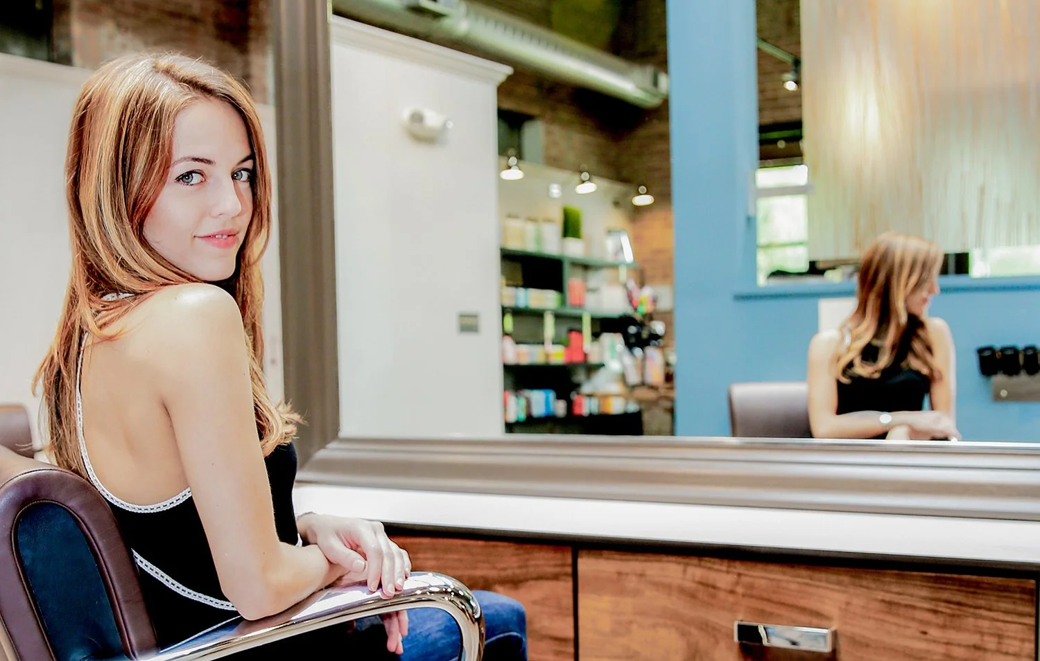 009_Girl in salon with reflection.jpg