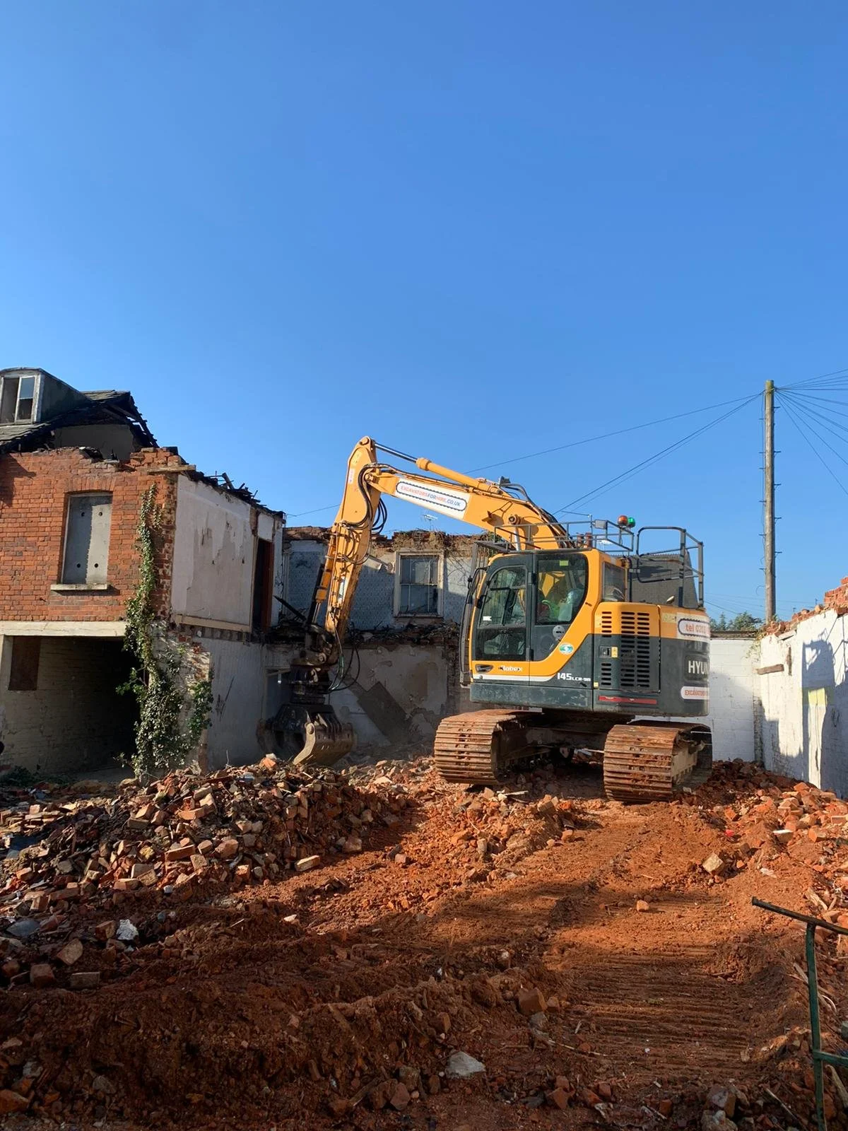 hyundai-excavator-demolition-reading-project.JPG