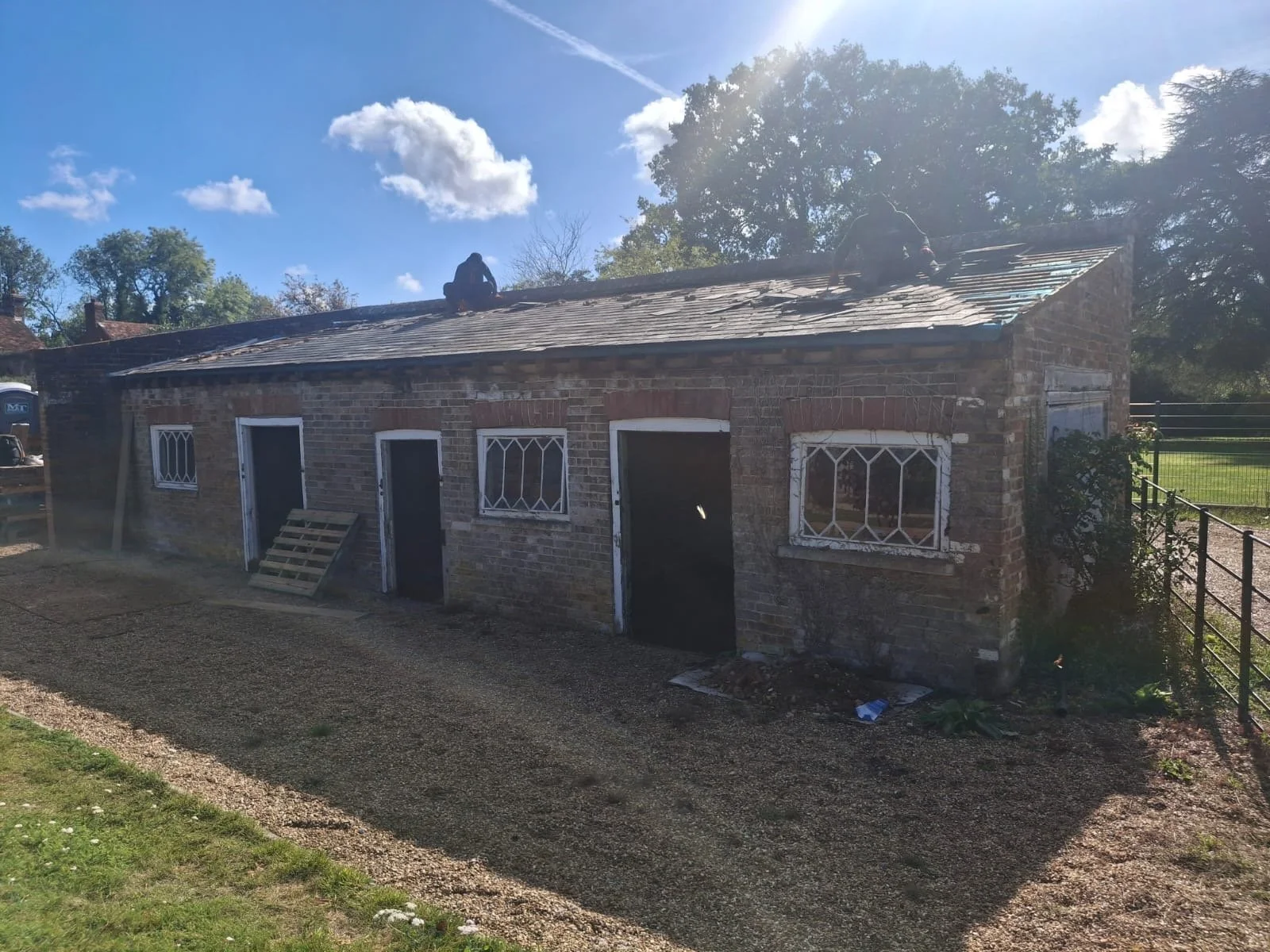 roof-slate-salvage-and-stable-strip-out-hemel.JPG