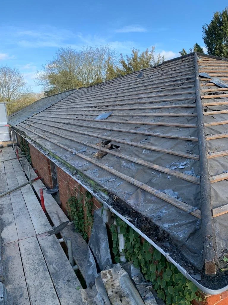 old-maltings-bedford-road-roof-batten-removal-02.JPG