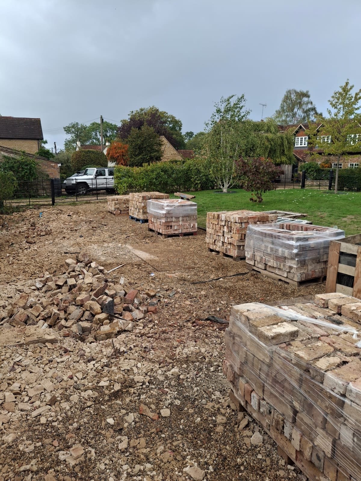 completed-stable-demolition-site-cleared-hemel.JPG