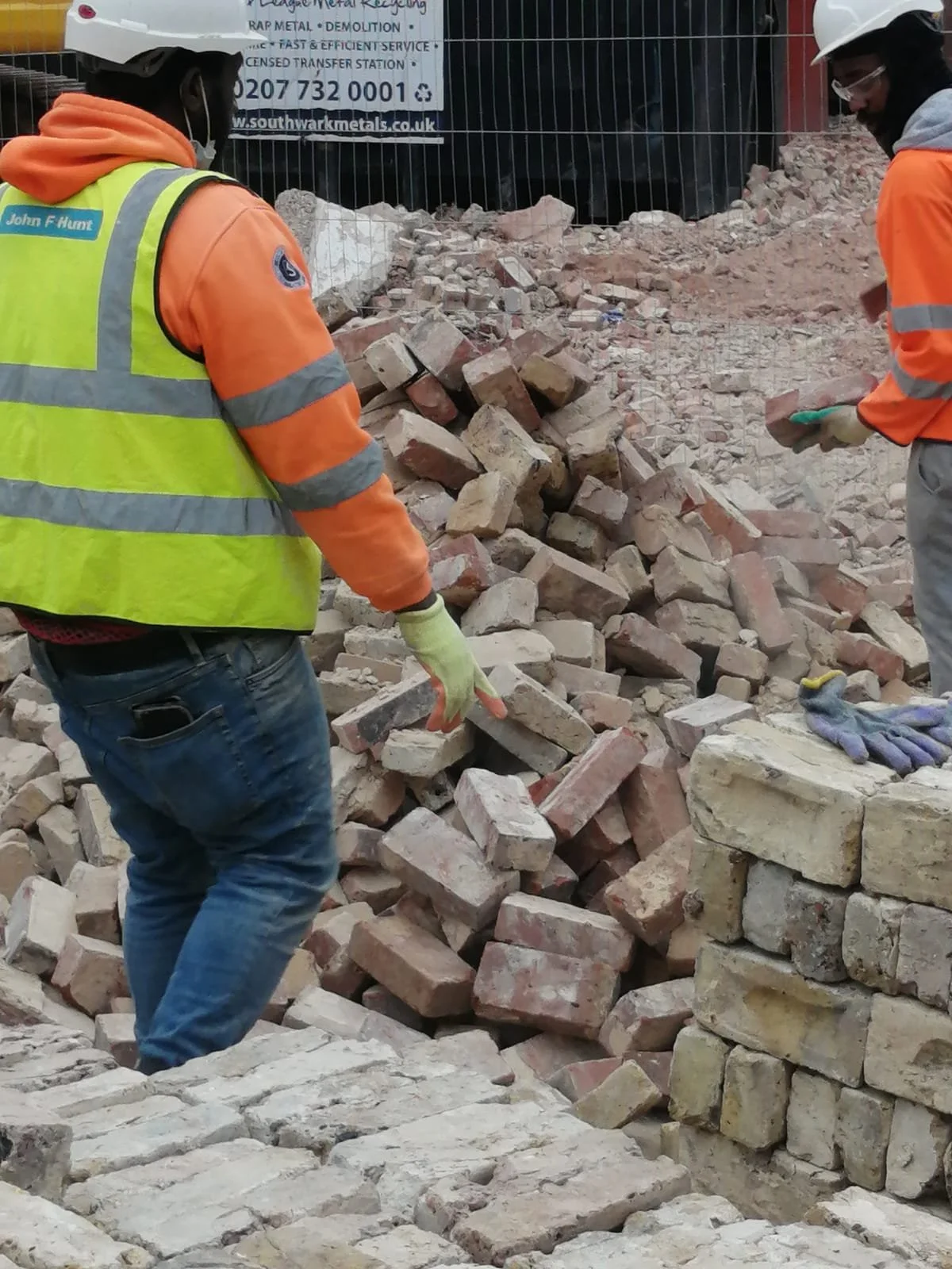 dulwich-hospital-demolition-workers-sorting-materials-13.jpg