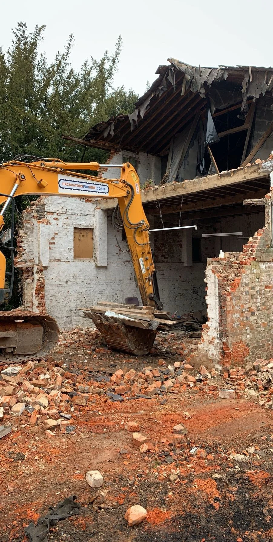 old-maltings-bedford-road-machinery-demolition-work-10.JPG