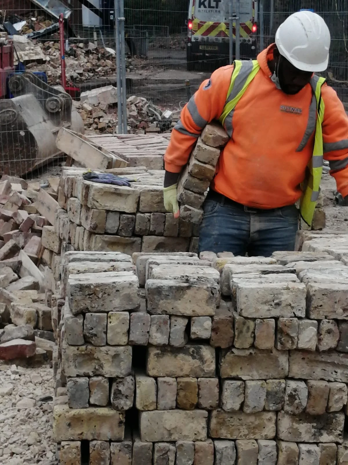 dulwich-hospital-worker-sorting-reclaimed-bricks-21.jpg