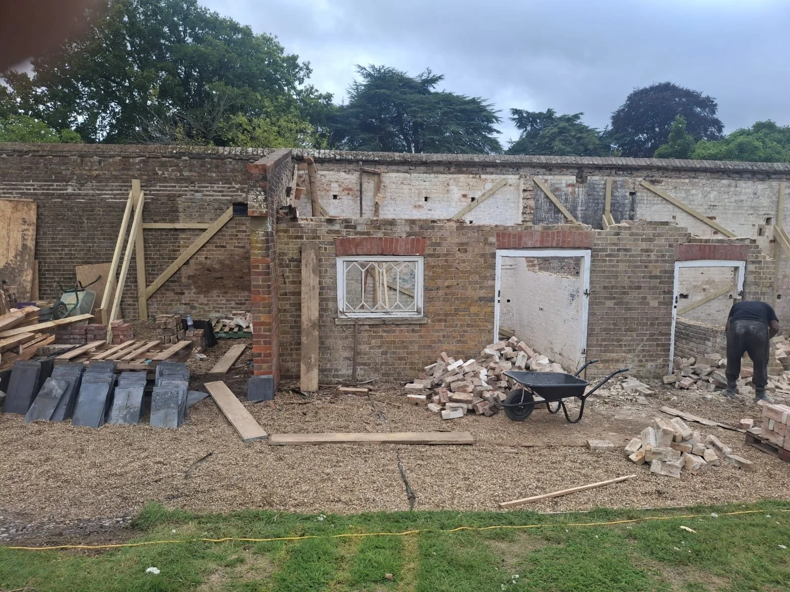 mid-demolition-stable-facade-hertfordshire.JPG