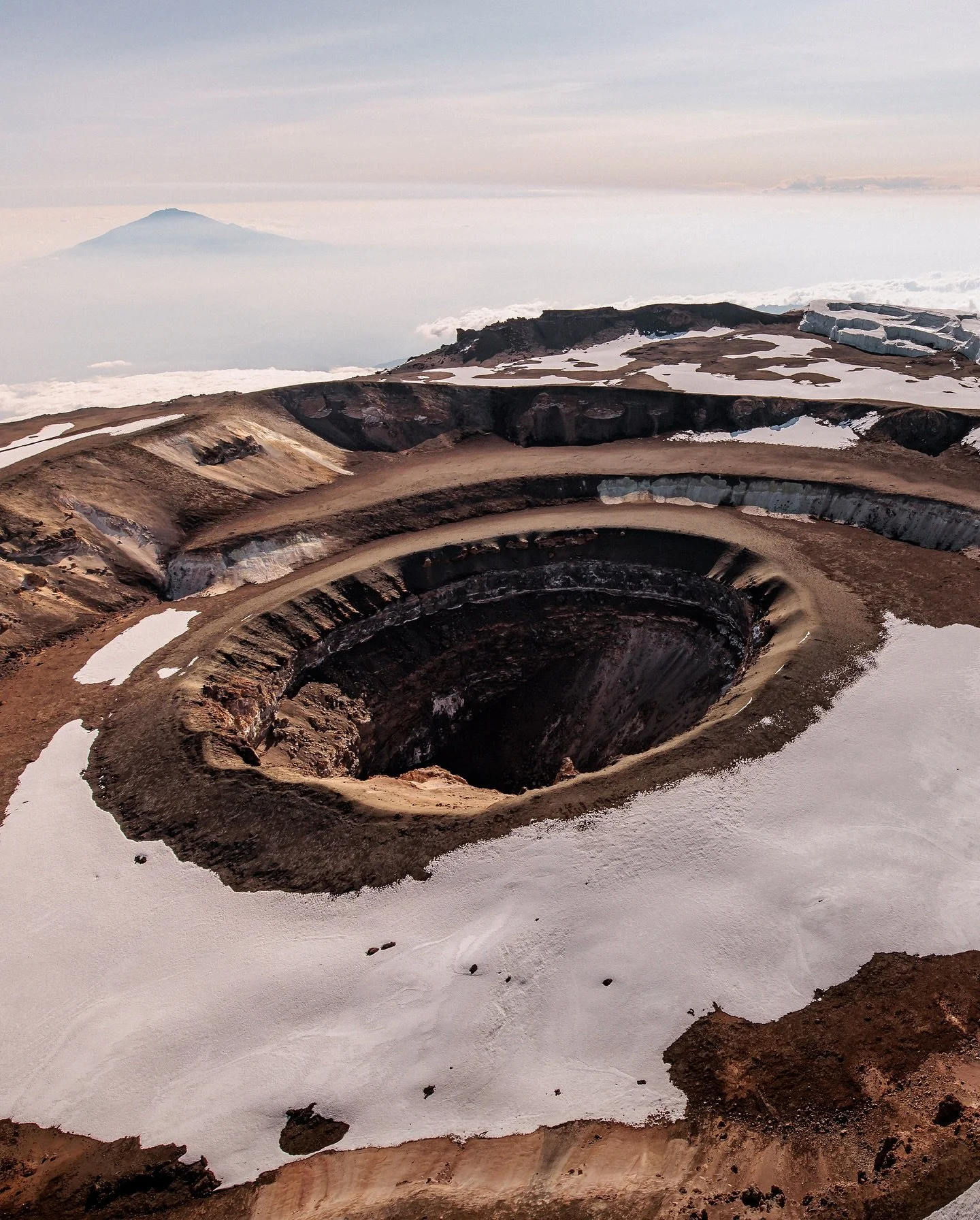 A journey to the roof of #Africa with @eliteexped.

Last year, we took on #Kilimanjaro with over 30 clients to climb one of the legendary Seven Summits.

Having the chance to shoot and capture this incredible experience was nothing short of epic. The