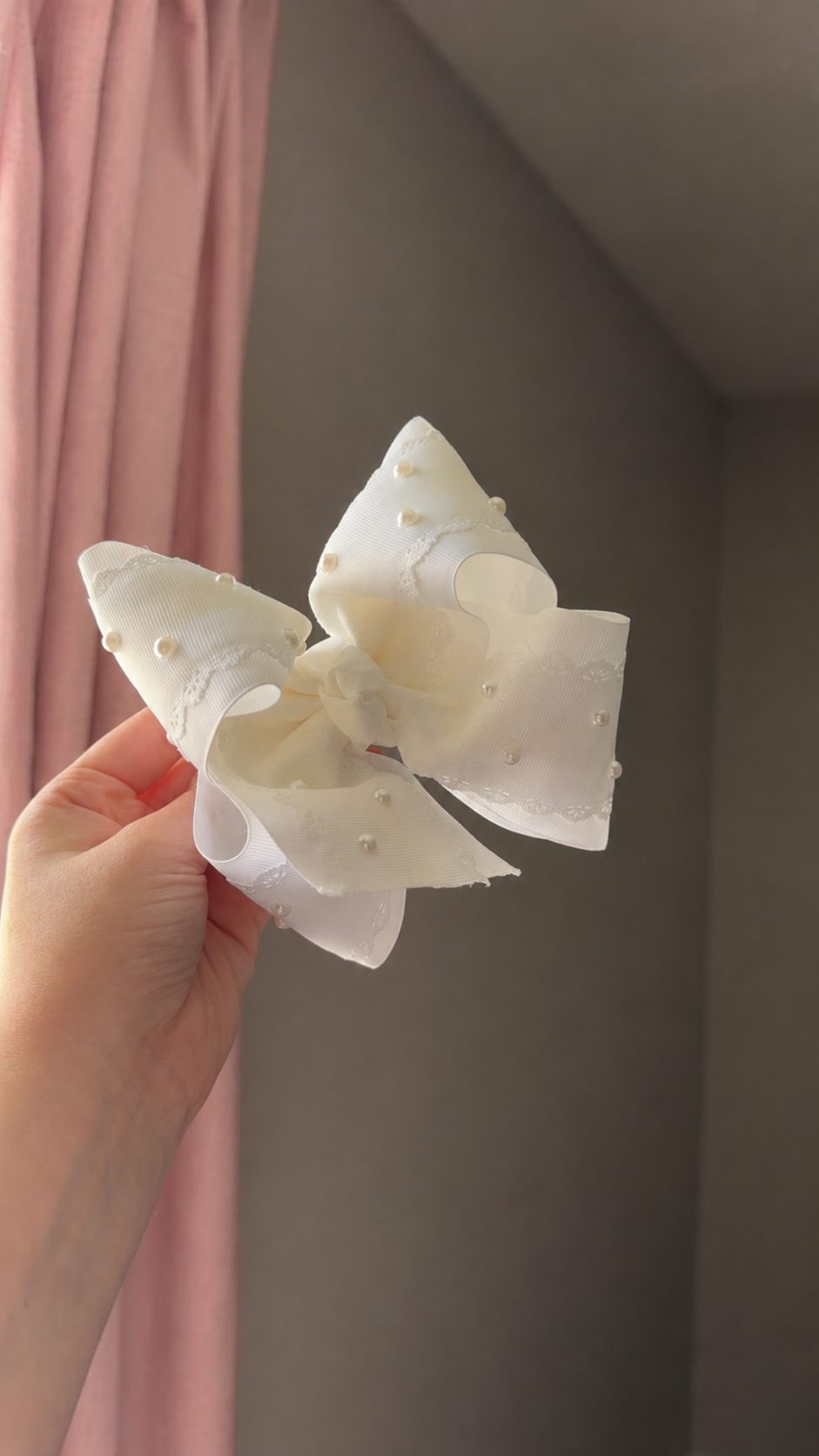 The Heirloom Pearl Bow
