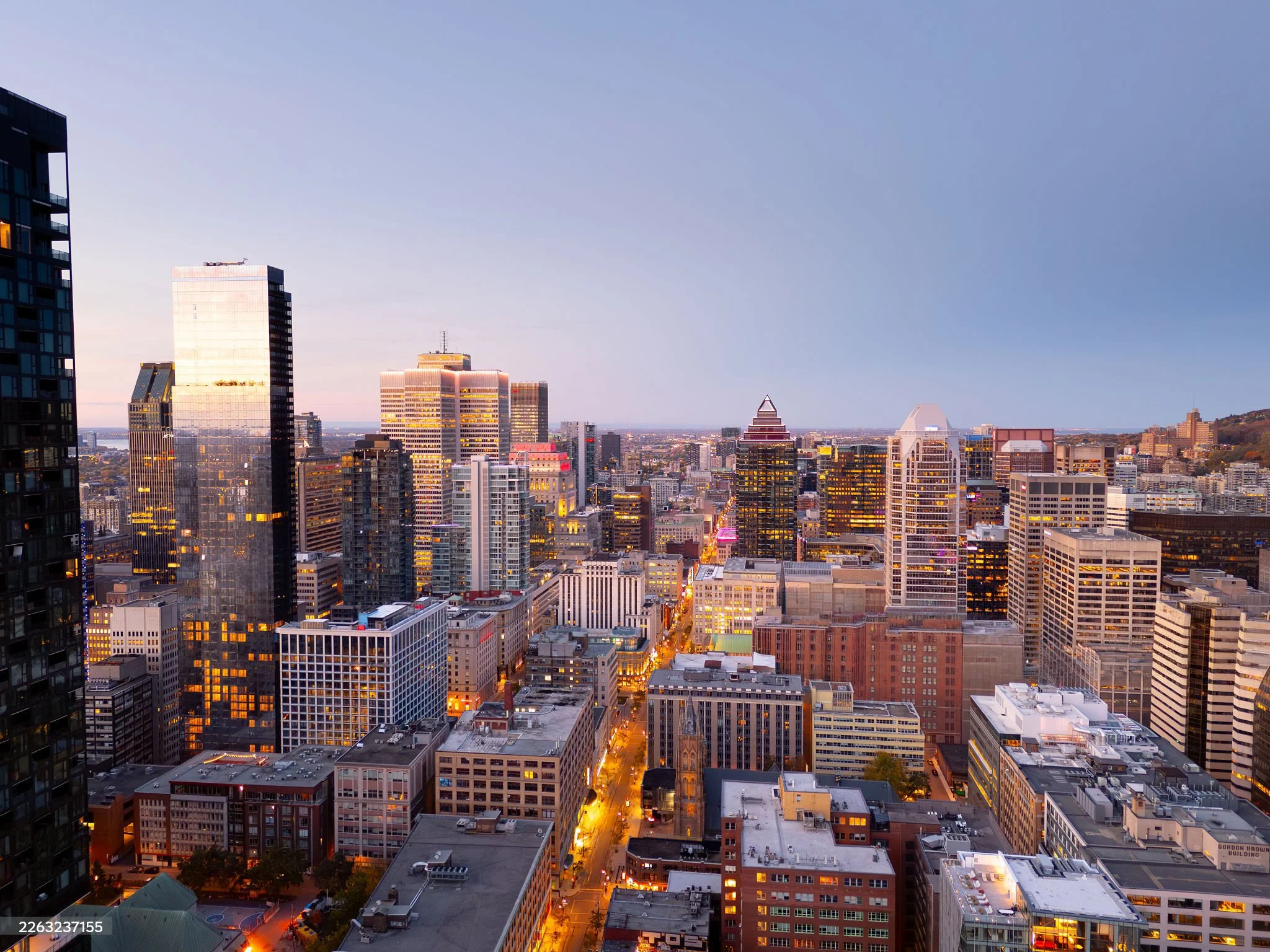 Square Phillips au cœur du centre-ville de Montréal et de la vie urbaine