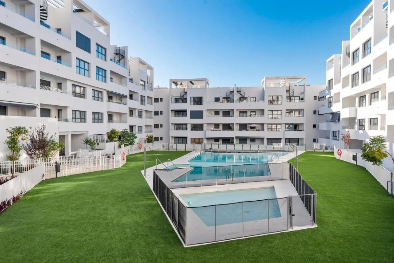 Swimming pool 3