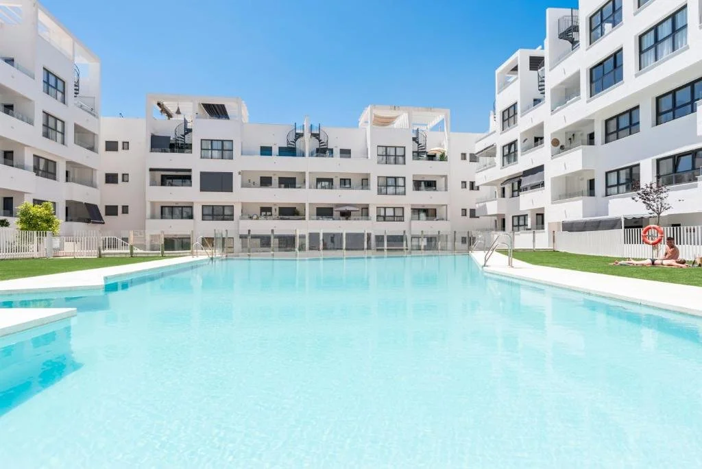 Swimming pool 4