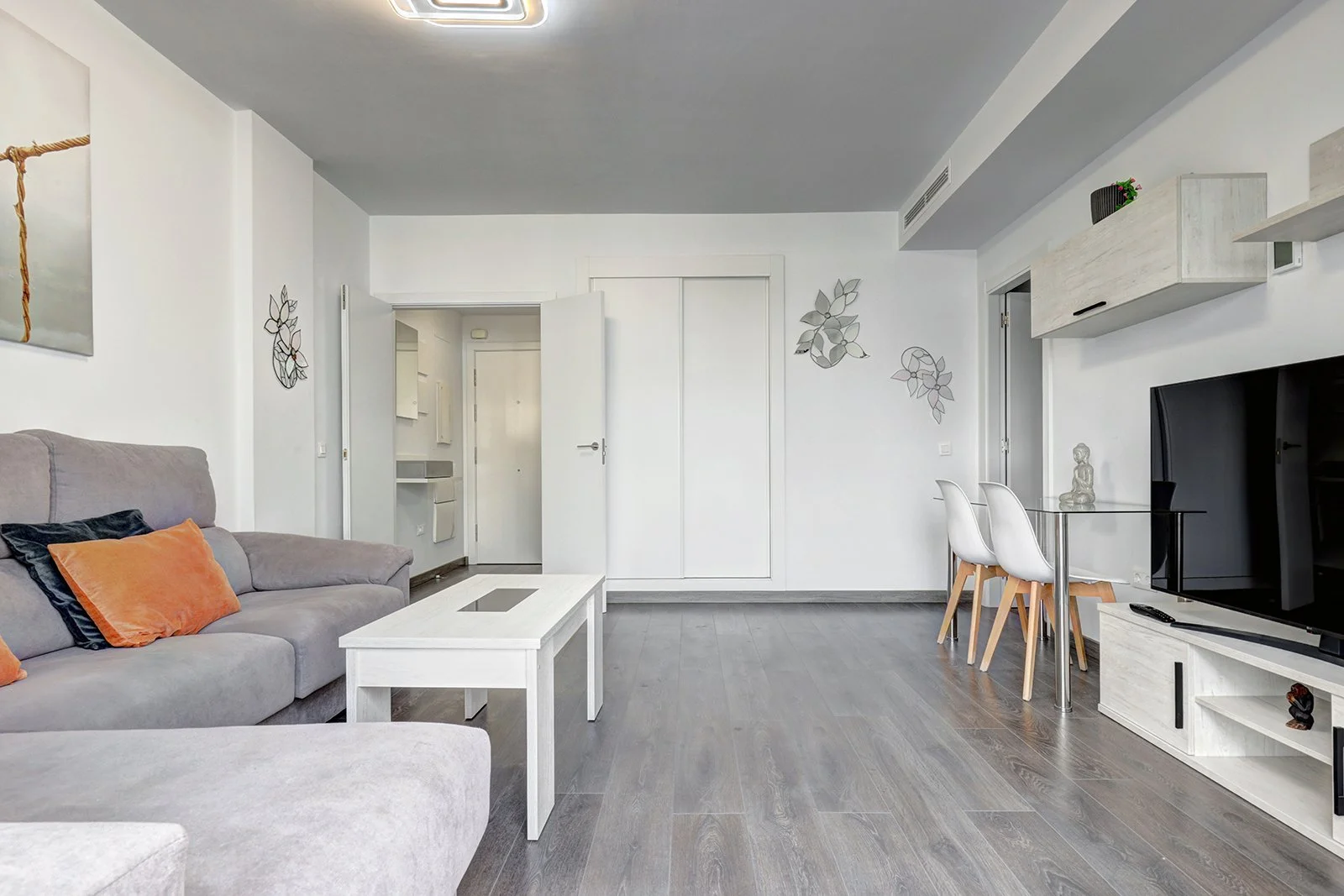 Living room 5