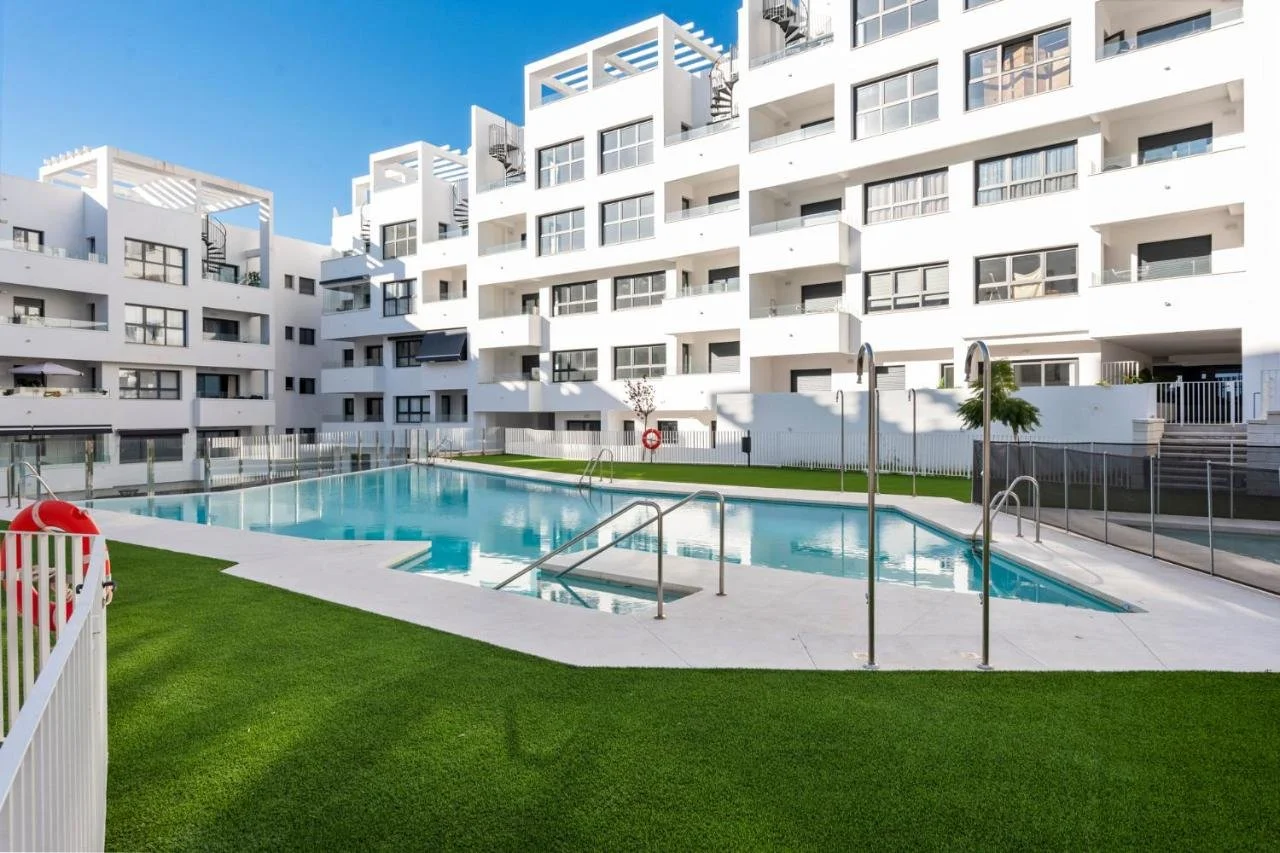 Swimming pool 1