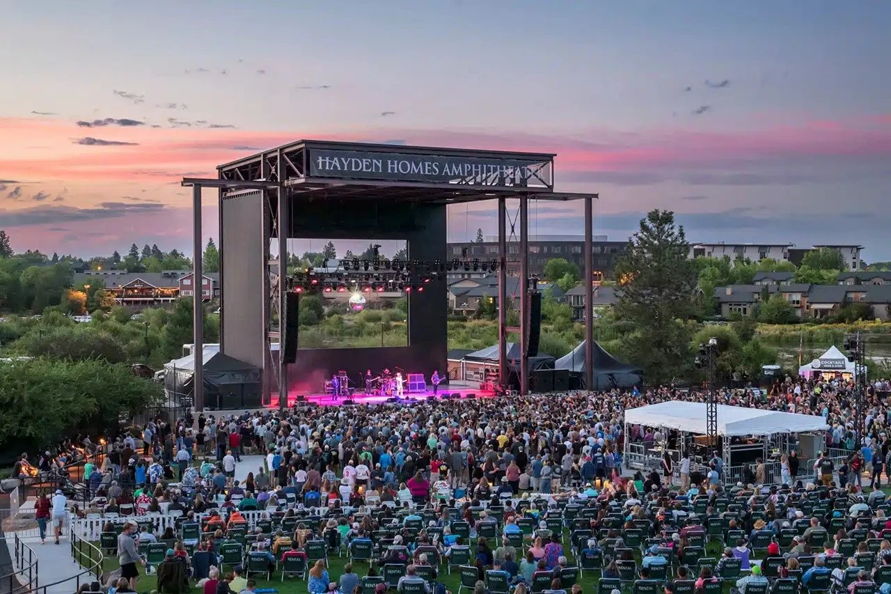 Nothing says summer in Bend quite like live music under the open sky.
ㅤ
Catch your favorite artists at Hayden Homes Amphitheater, set along the scenic Deschutes River, then head back to The Newberry for a cozy night's rest just minutes away. July's l