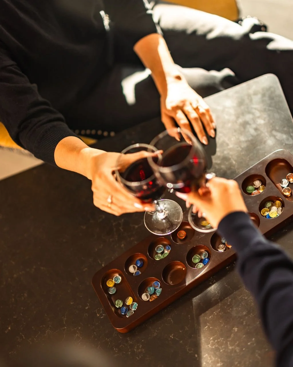 Explore Portland by day. Unwind by the river at night.
ㅤ
Settle in with a glass of wine, a game, and an evening that doesn't need much of an agenda.