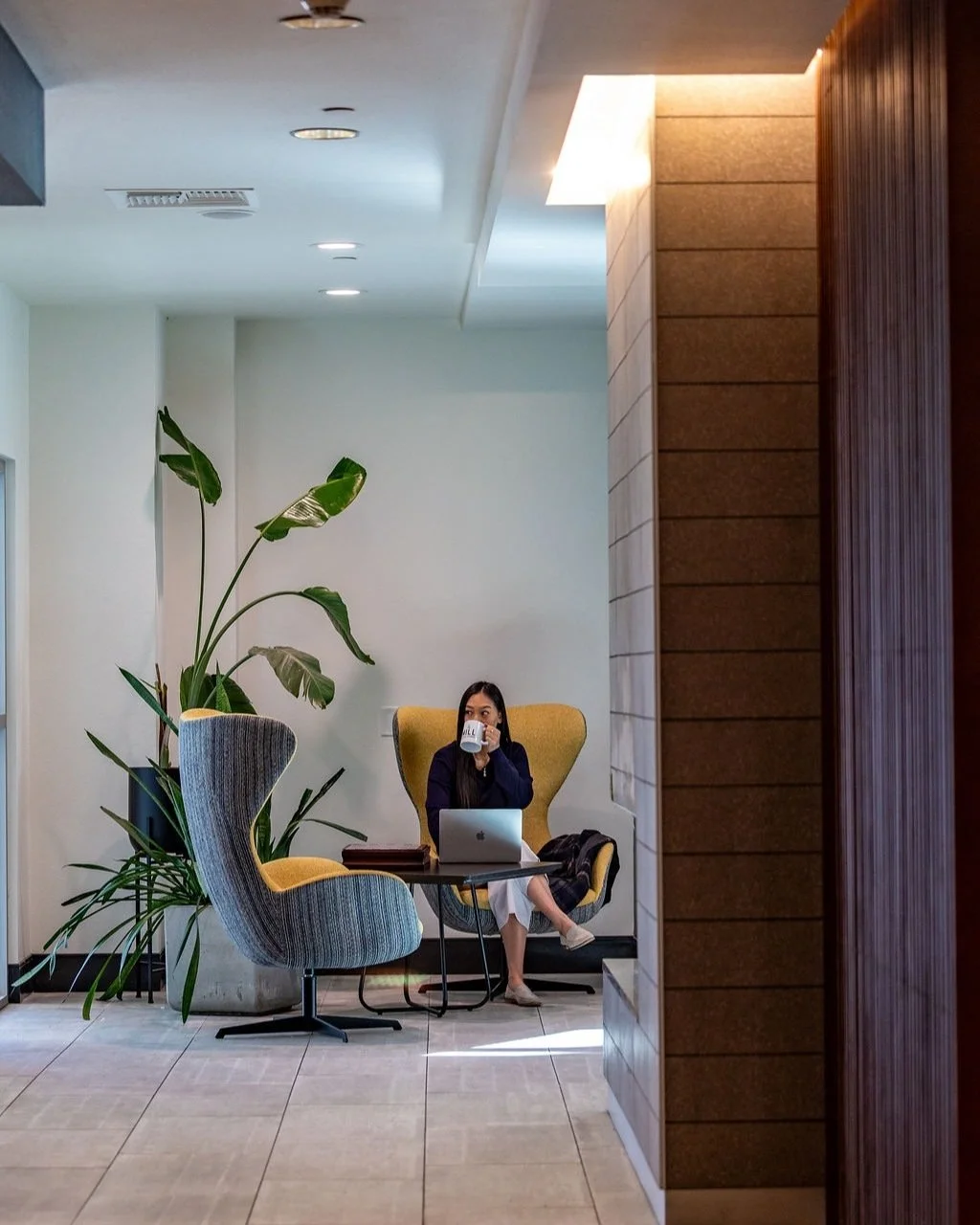 Some workdays come with better views.
ㅤ
With high-speed Wi-Fi, quiet meeting spaces, and comfortable places to settle in, you don't have to choose between productivity and exploring Portland.
ㅤ
#RiversideRemote
