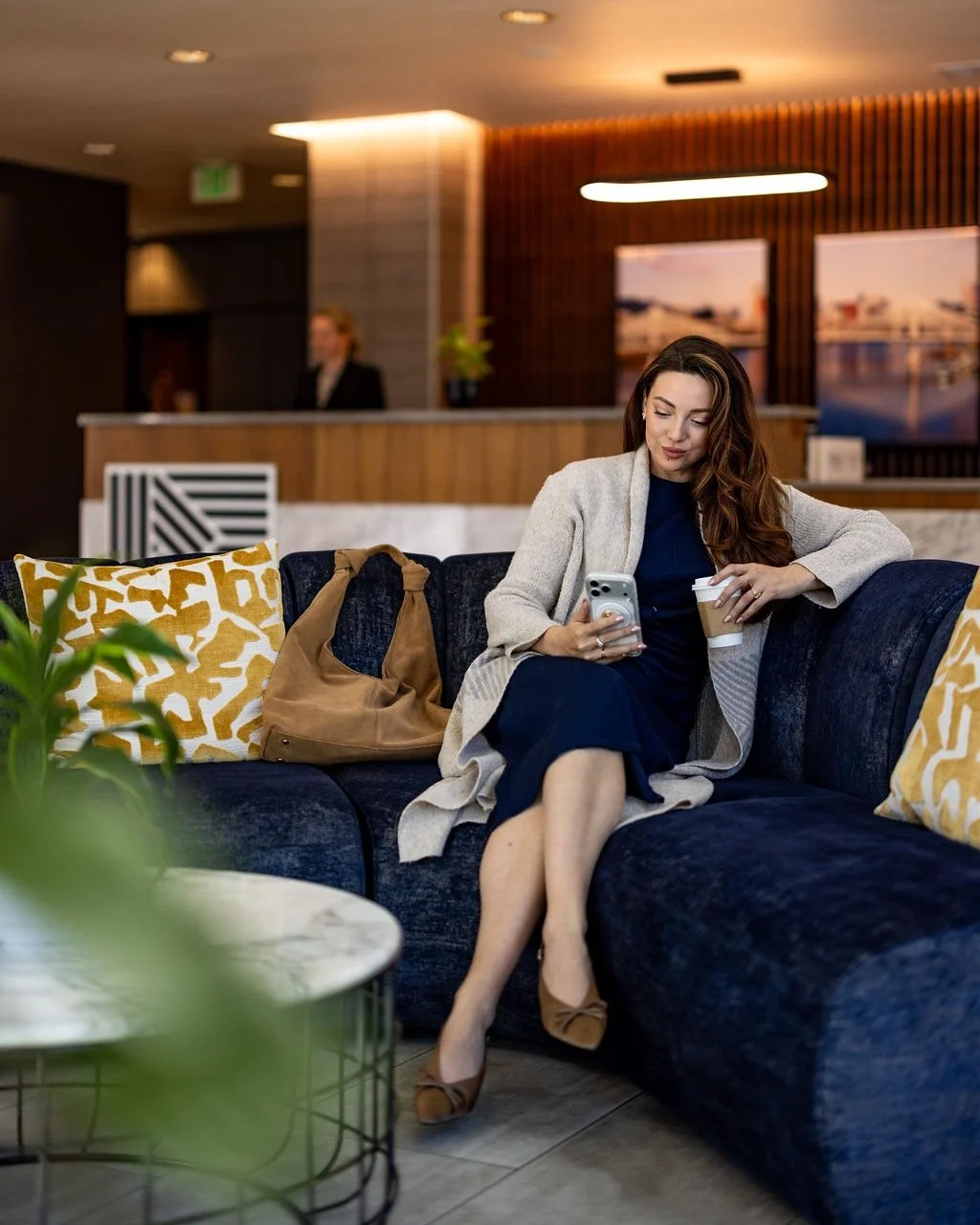 Settle in.
ㅤ
Whether you're catching up on emails or simply enjoying a slow morning with coffee, River's Edge is designed to make yourself at home.