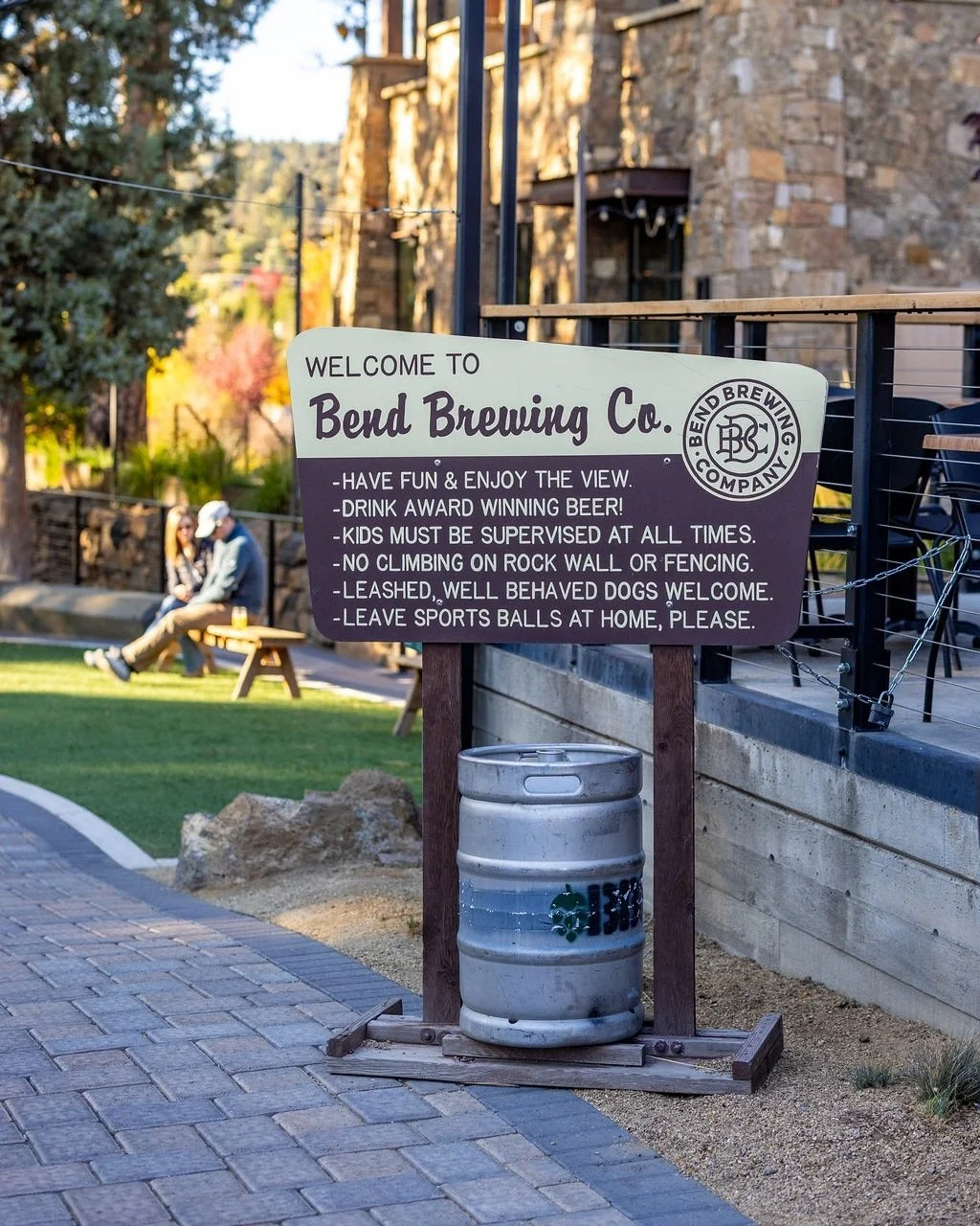 Neighborhood Spotlight: @BendBrewingCo.
ㅤ
An afternoon on the river calls for a local pint. Just a short stroll from The Newberry, Bend Brewing Co. has been pouring craft beer on the banks of the Deschutes for more than 30 years.
