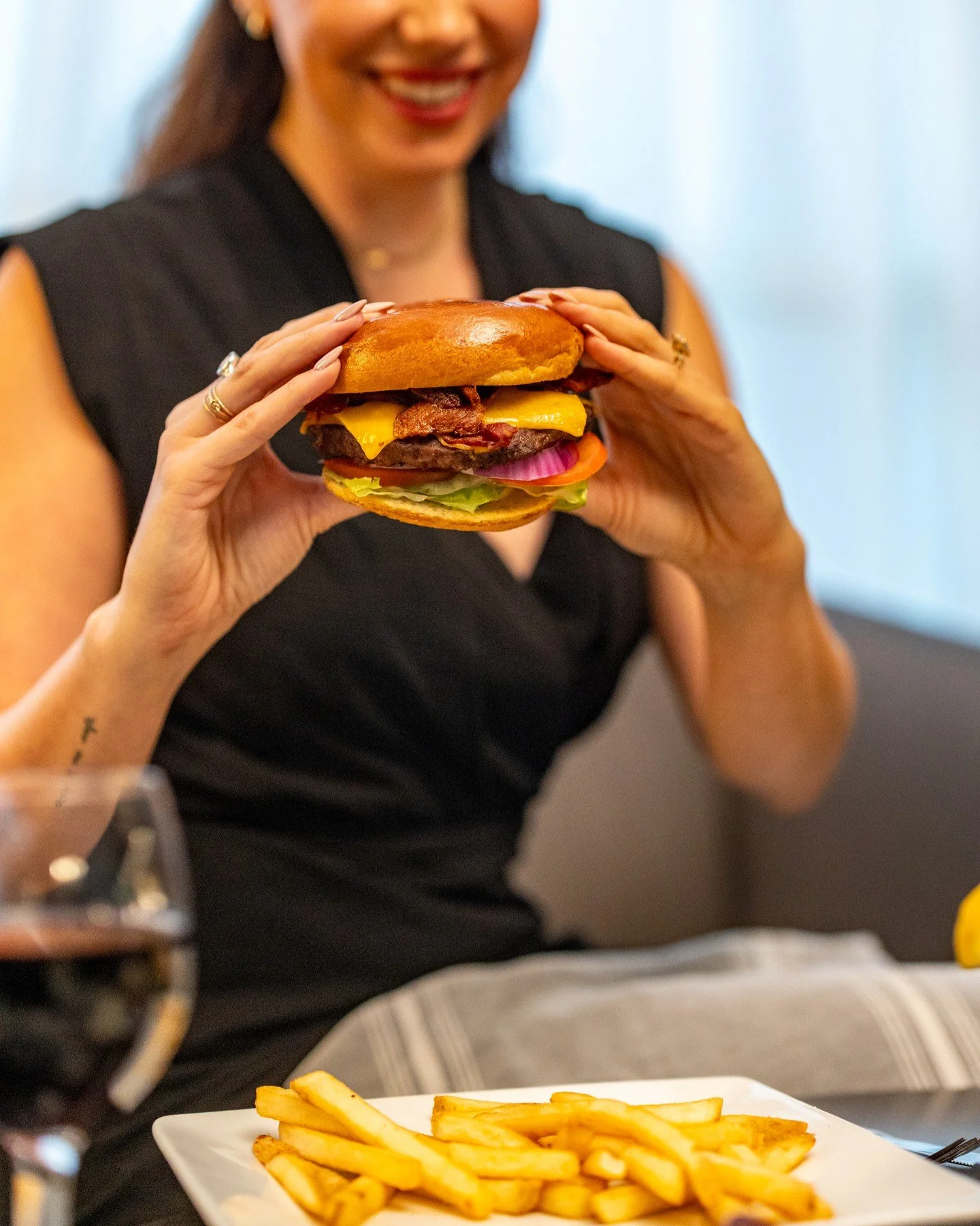 After a day spent exploring Portland, this is your sign to slow things down.
ㅤ
Head back to River&rsquo;s Edge, settle in at The Mill, and refuel with a burger, a drink, and nowhere else you need to be. Because every good Portland adventure deserves 