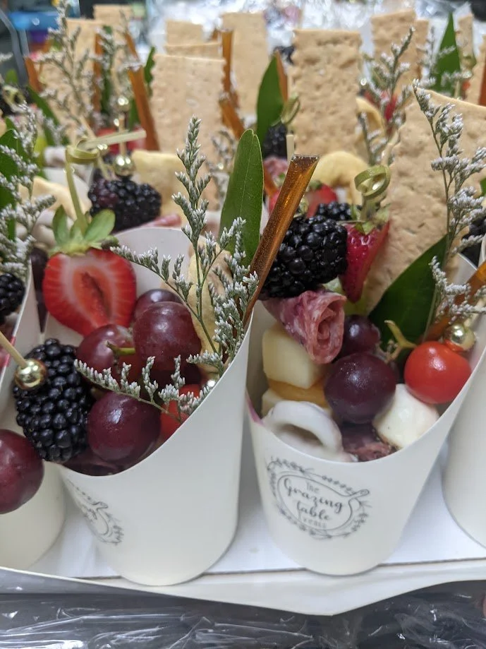 12 oz Charcuterie Cups (Minimum 10)