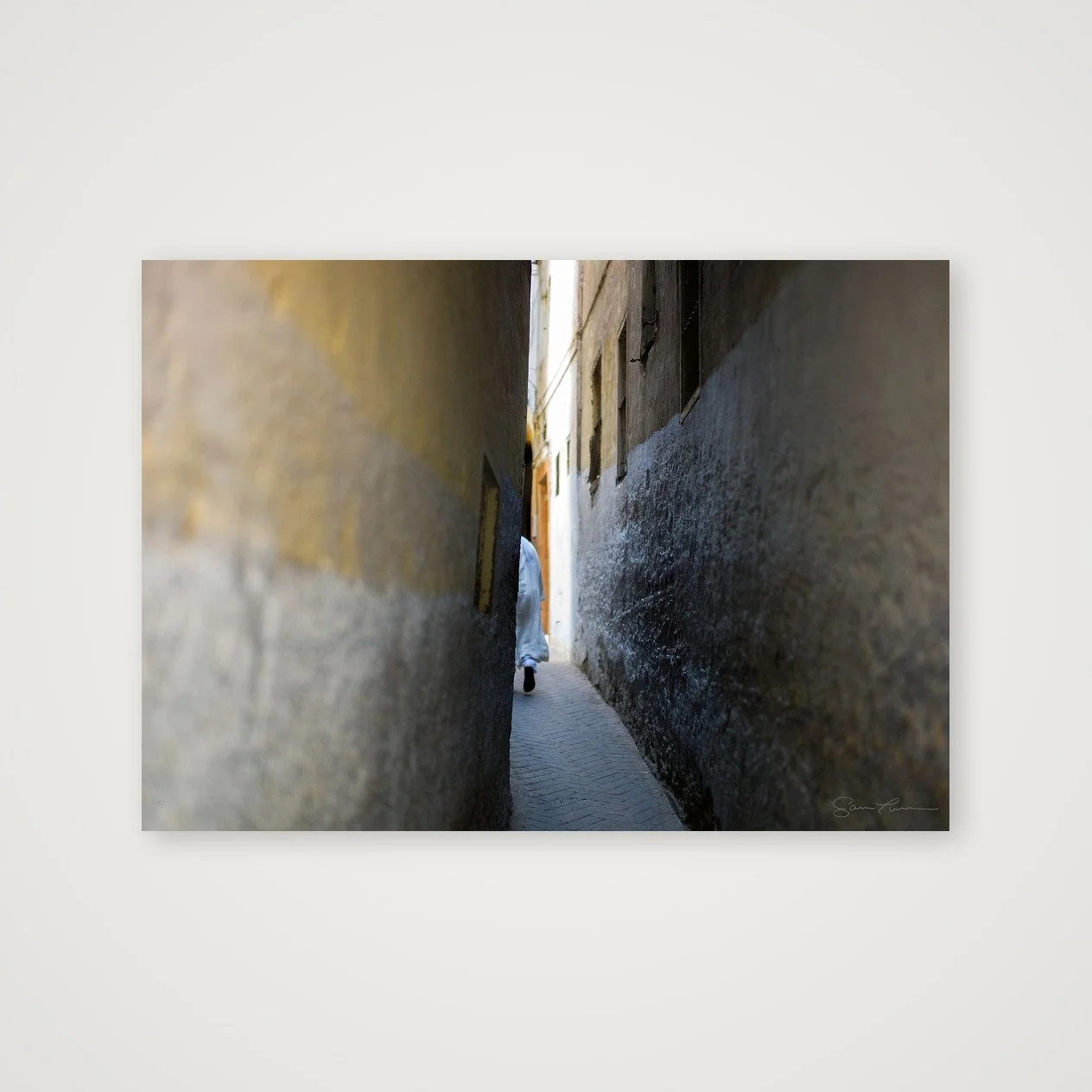 shot_table_cf7514d7_b0679ca7.jpg