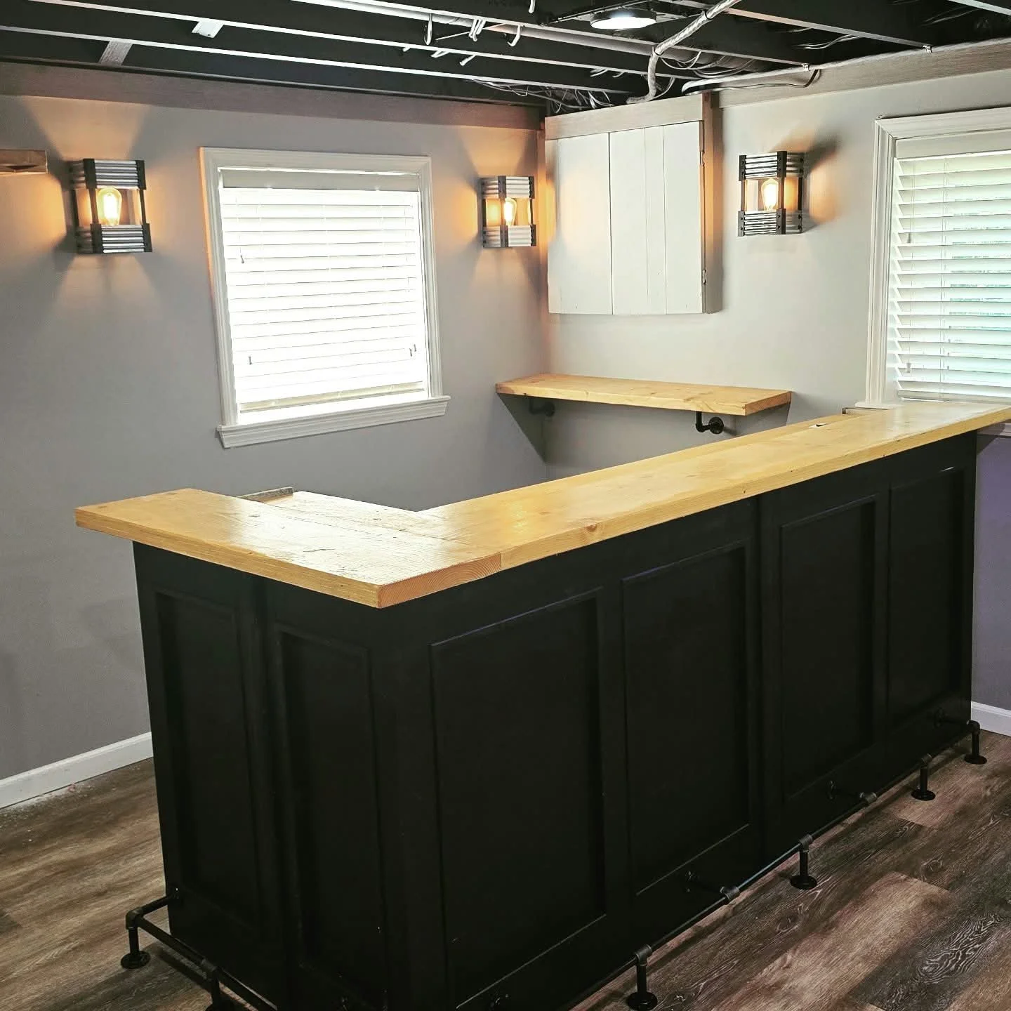 Pine Table 3.jpg (Copy)