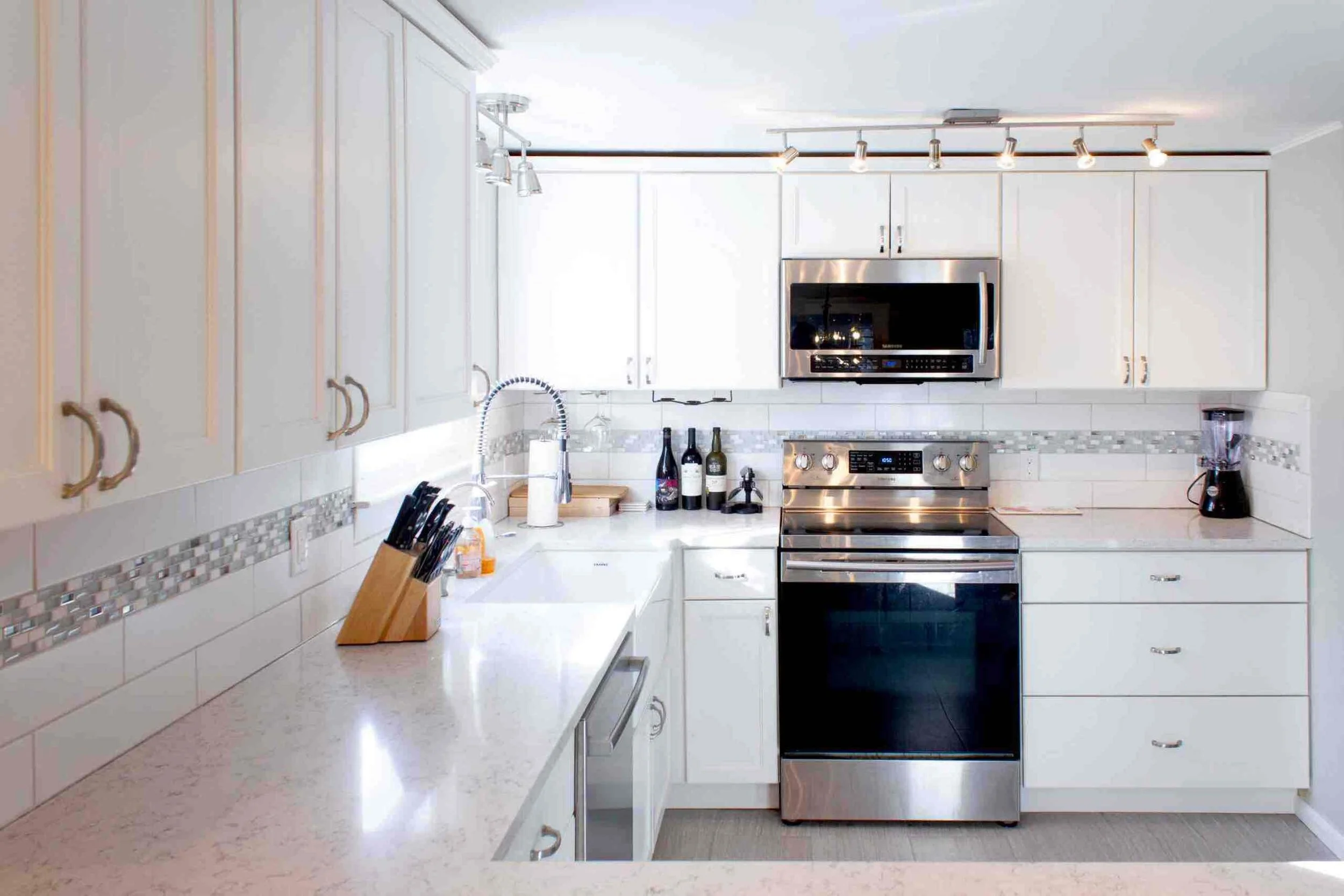 Kitchen1.jpg