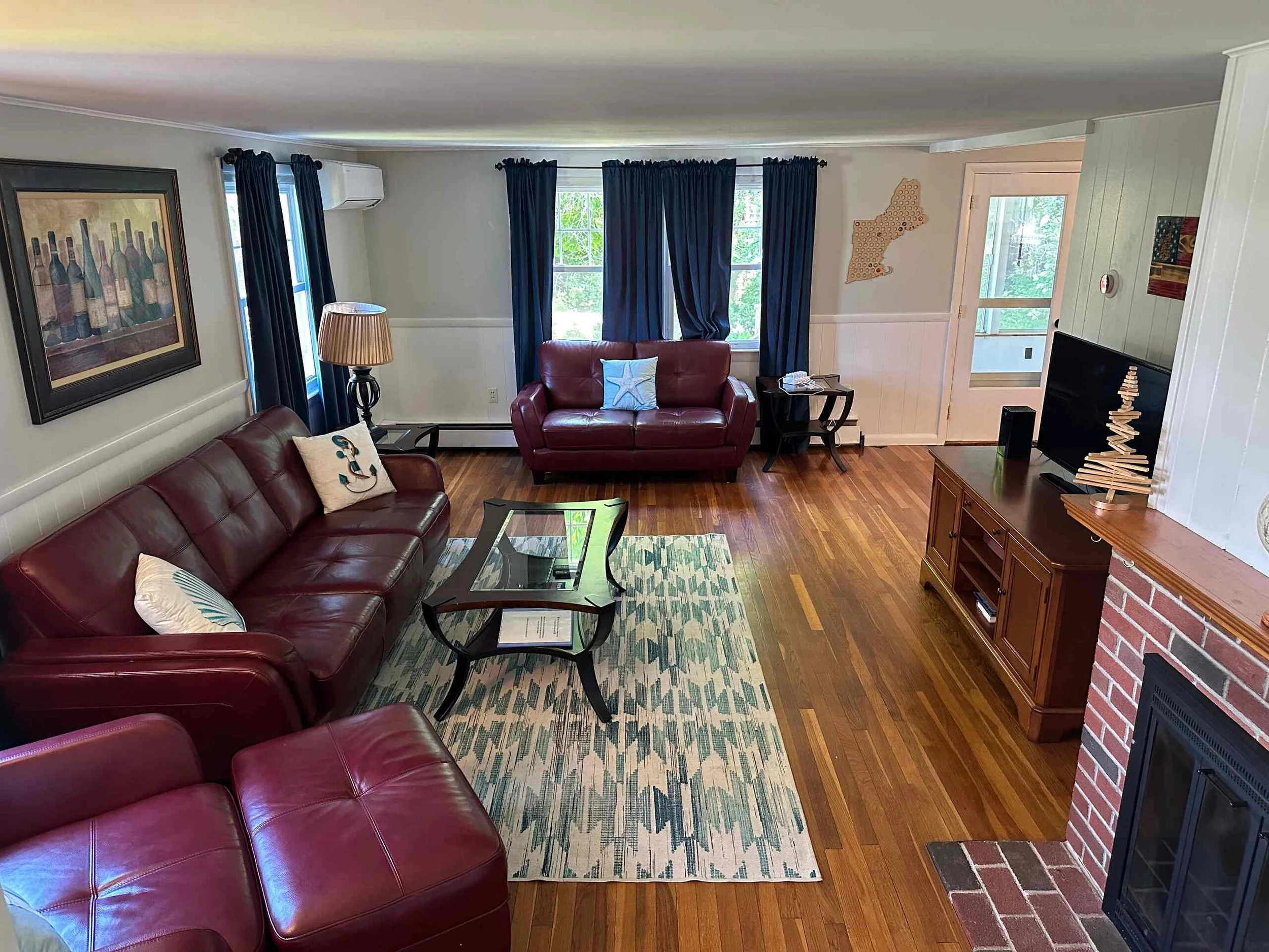 Living Room 2.jpeg
