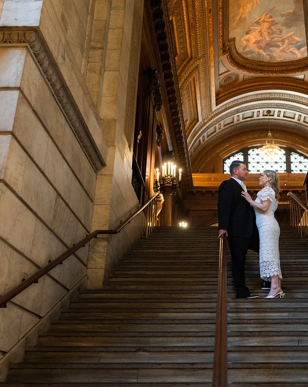 Engagement session @nypl in Manhattan.
@jenn.nicolee_ 
@tdeangelo18 
Makeup @makeup_by_nicolette
